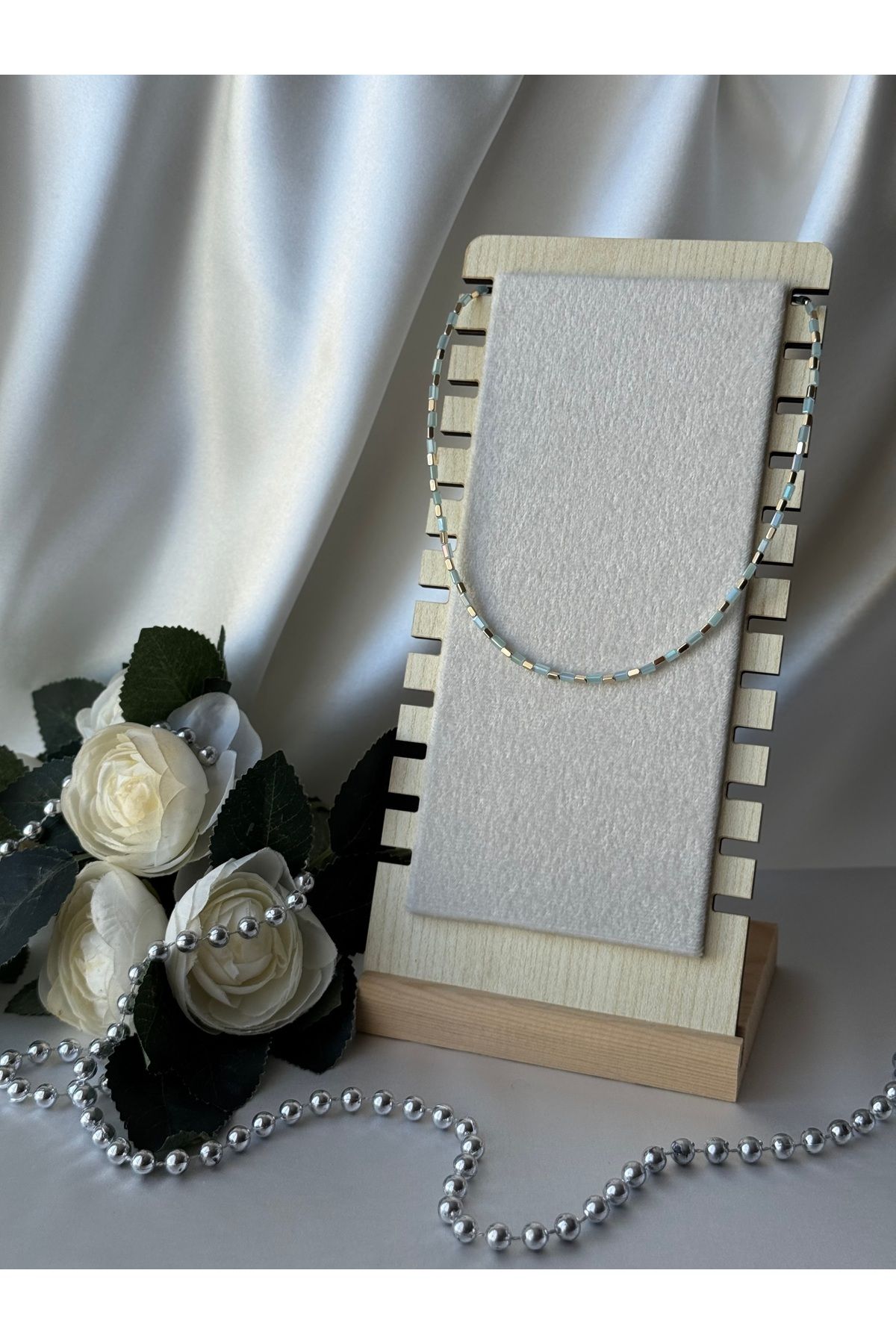FASHİON JEWELRY Altın Renkli Uzun İnce Yanardöner Renkli Boncuklu Bijuteri Kolye