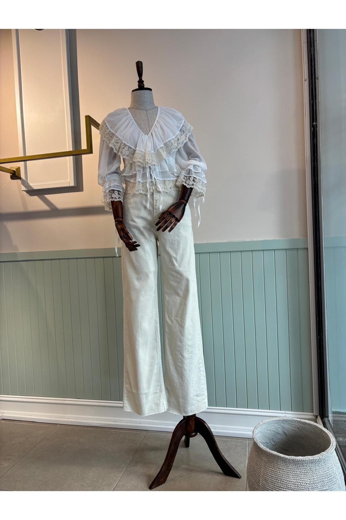 The Zest Boutique Dantelli Romantik Şifon Gömlek
