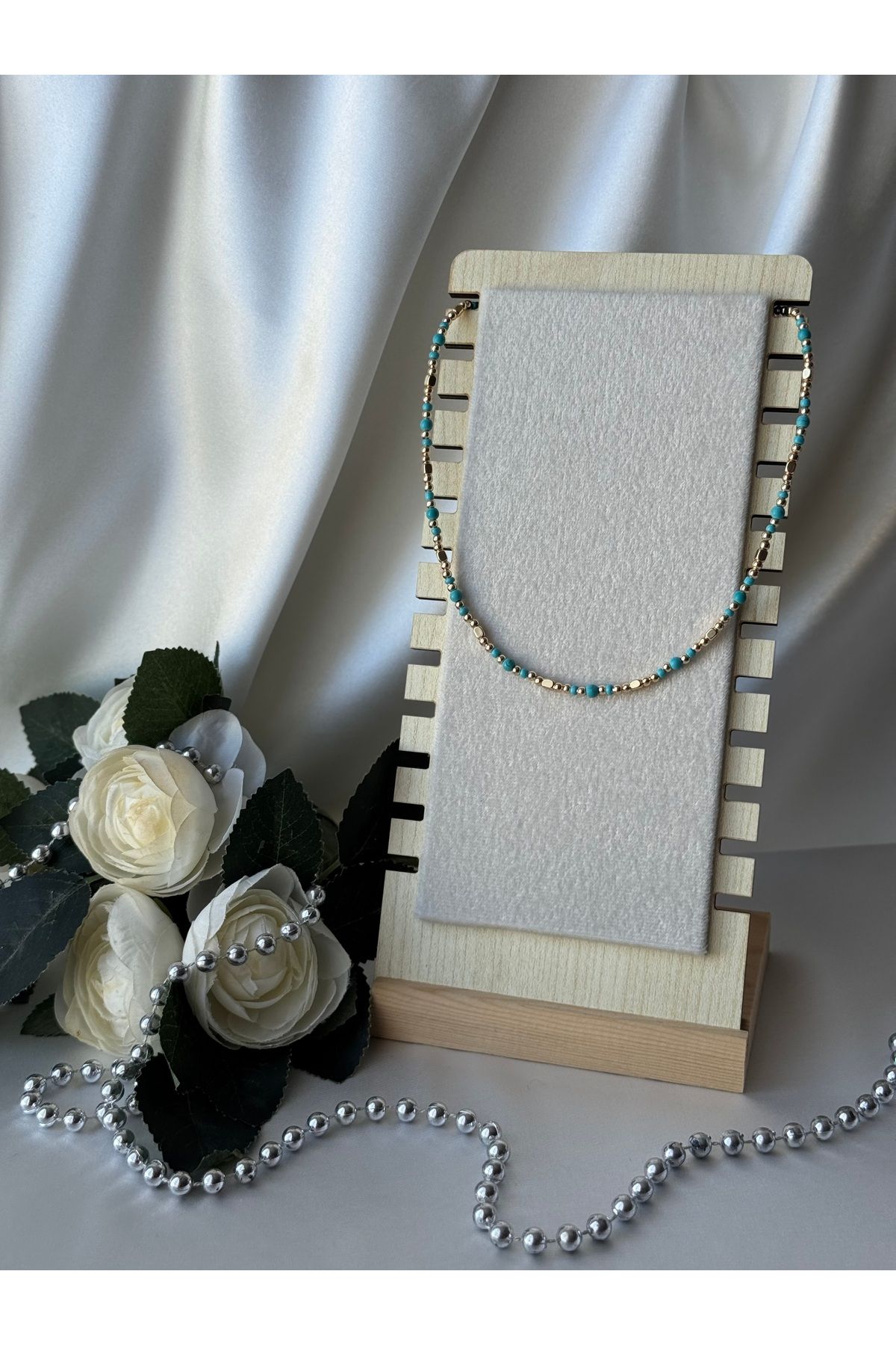 FASHİON JEWELRY Altın ve Turkuaz Mavisi İnce Renkli Yuvarlak Boncuklu Bijuteri Kolye