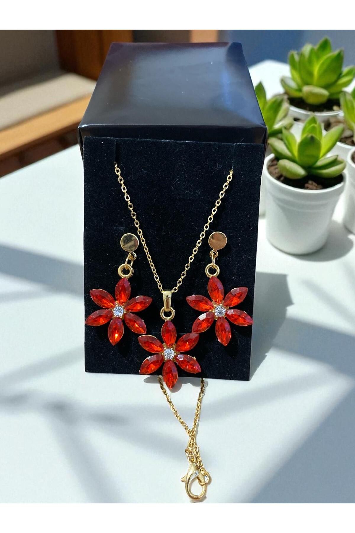 C&On Design 🌺Zarif Lotus Çiçeği Kolye ve Küpe Seti – Şıklığıyla Büyüleyin