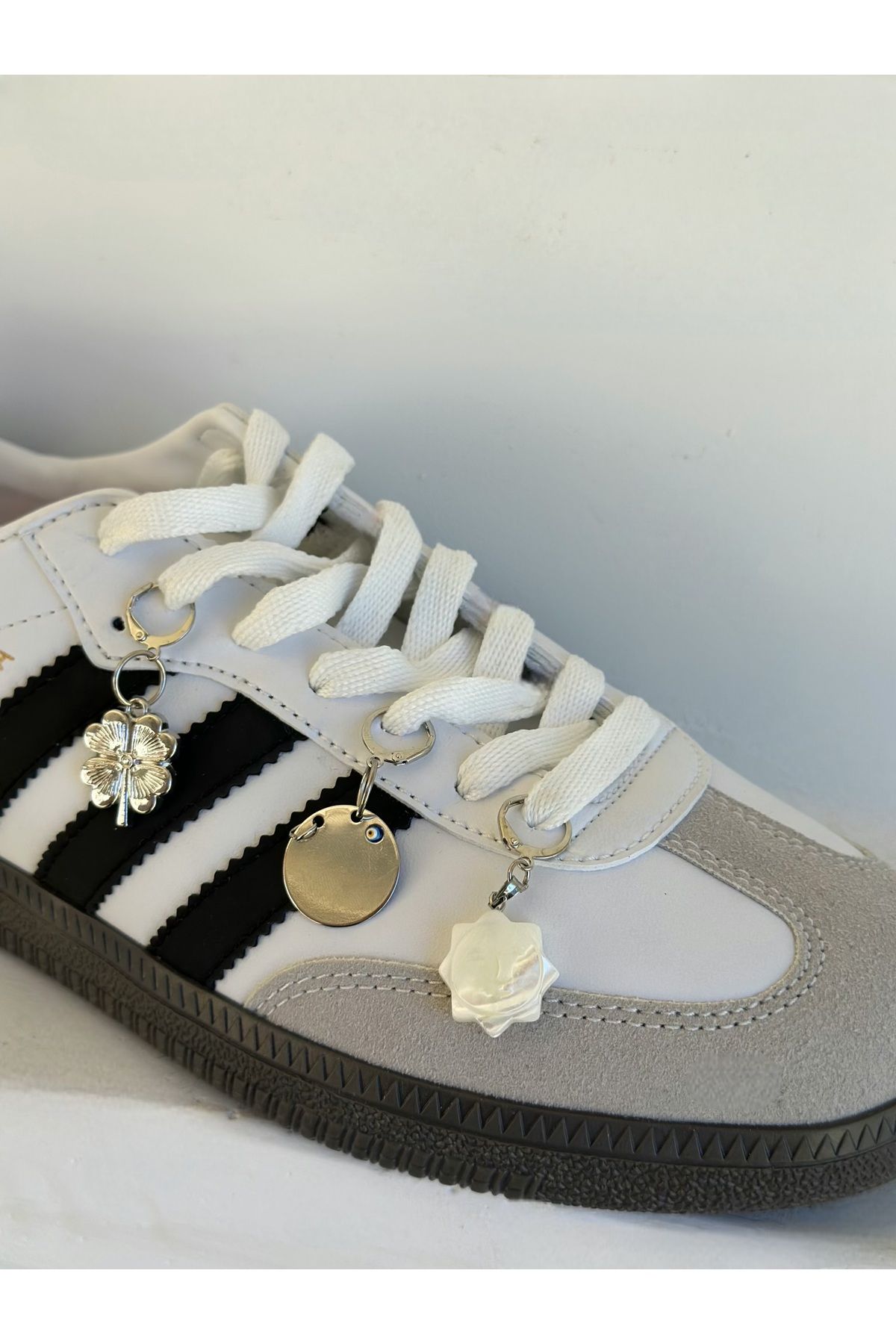 SERENA BD 3’lü Ayakkabı Sneaker Charm Klipsli Aksesuar