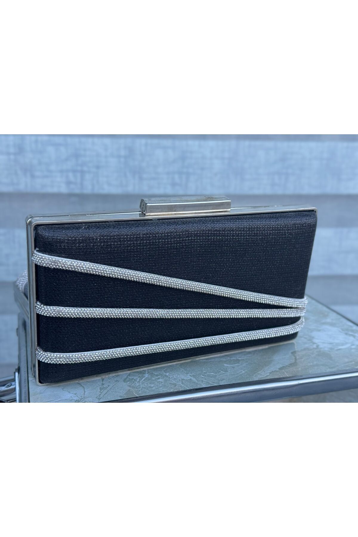 Efe SİYAH SİMLİ TAŞLI ZENCİR ASKILI ABİYE ÇANTA 22x11 Cm
