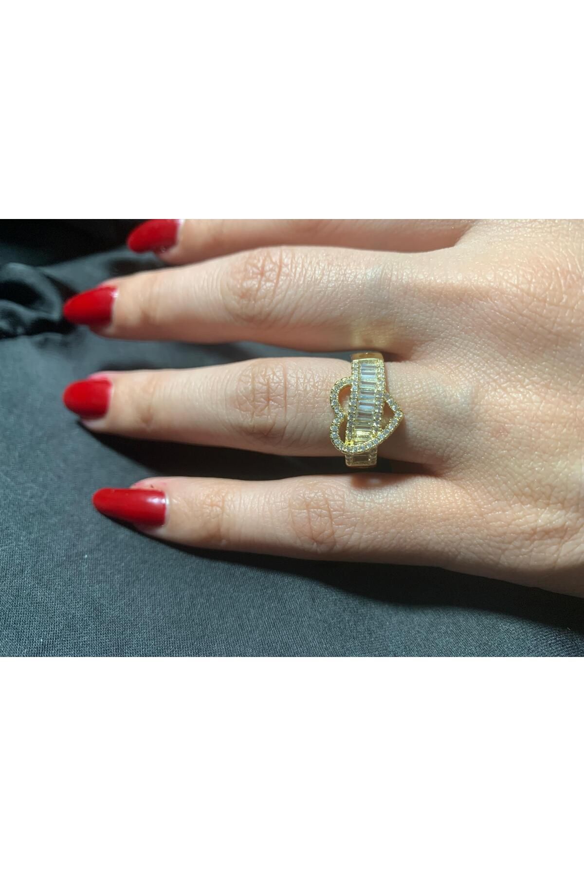 Dilek Gold renk baget taşlı yüzük oldukça tarz