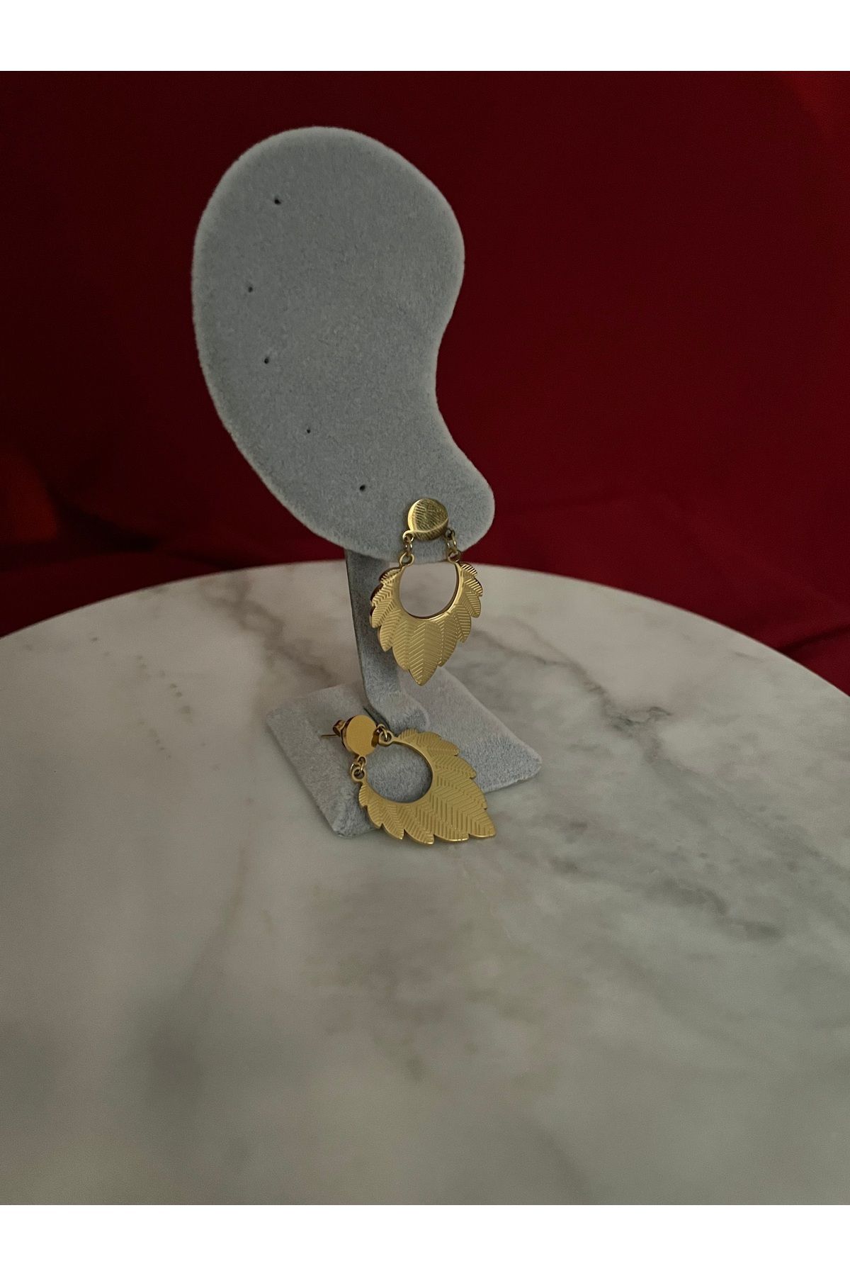 staınless steel Gold Yaprak Figürlü Sallantılı Çelik Küpe – Alerji Yapmaz