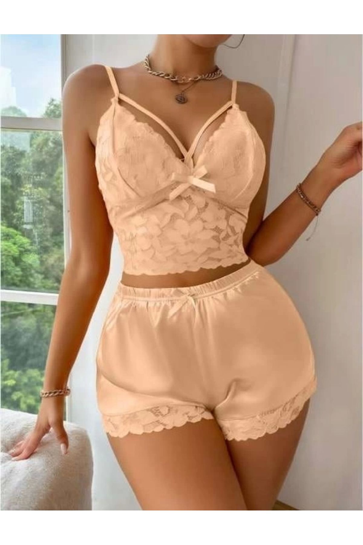 Nemere Sarı Dantelli Büstiyer İnce Askılı Saten Şortlu Takım