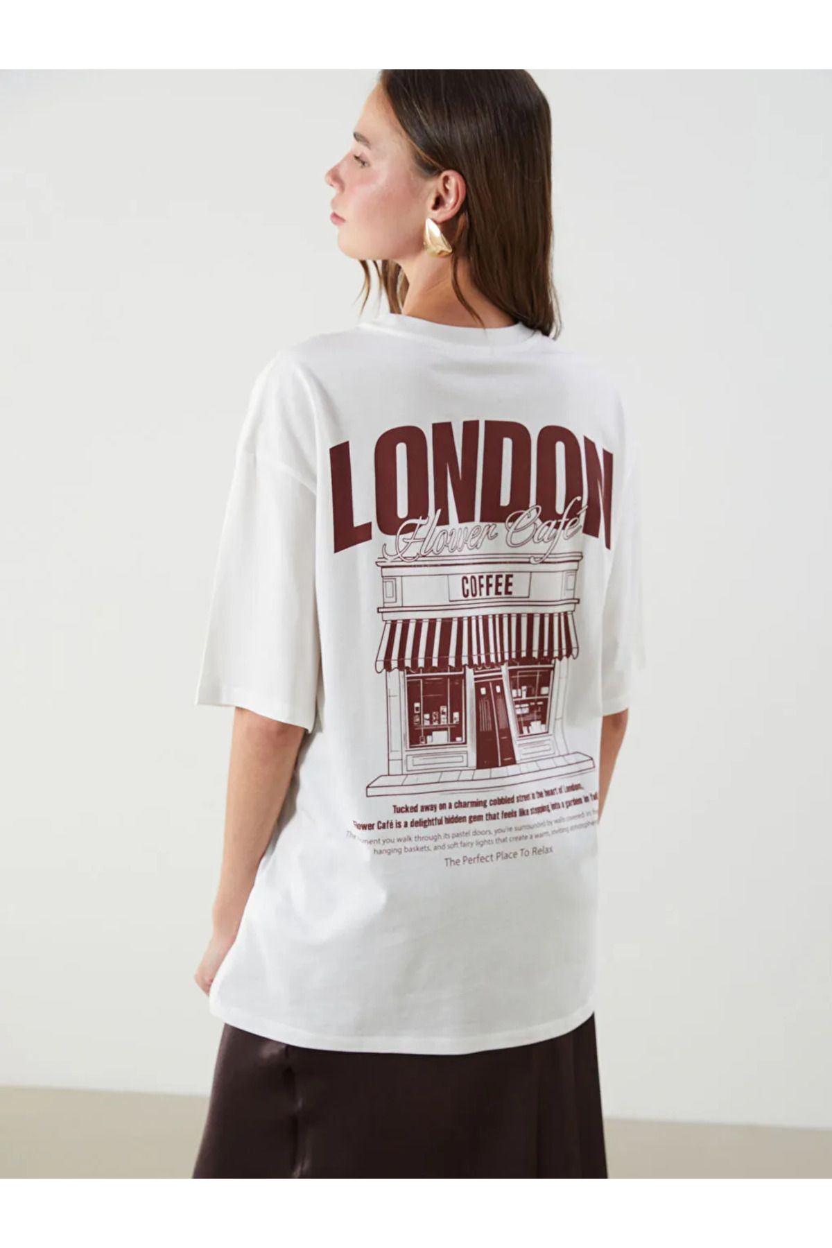 LC Waikiki LCW Vision Ekru Bisiklet Yaka London Baskılı Oversize Kadın Tişört