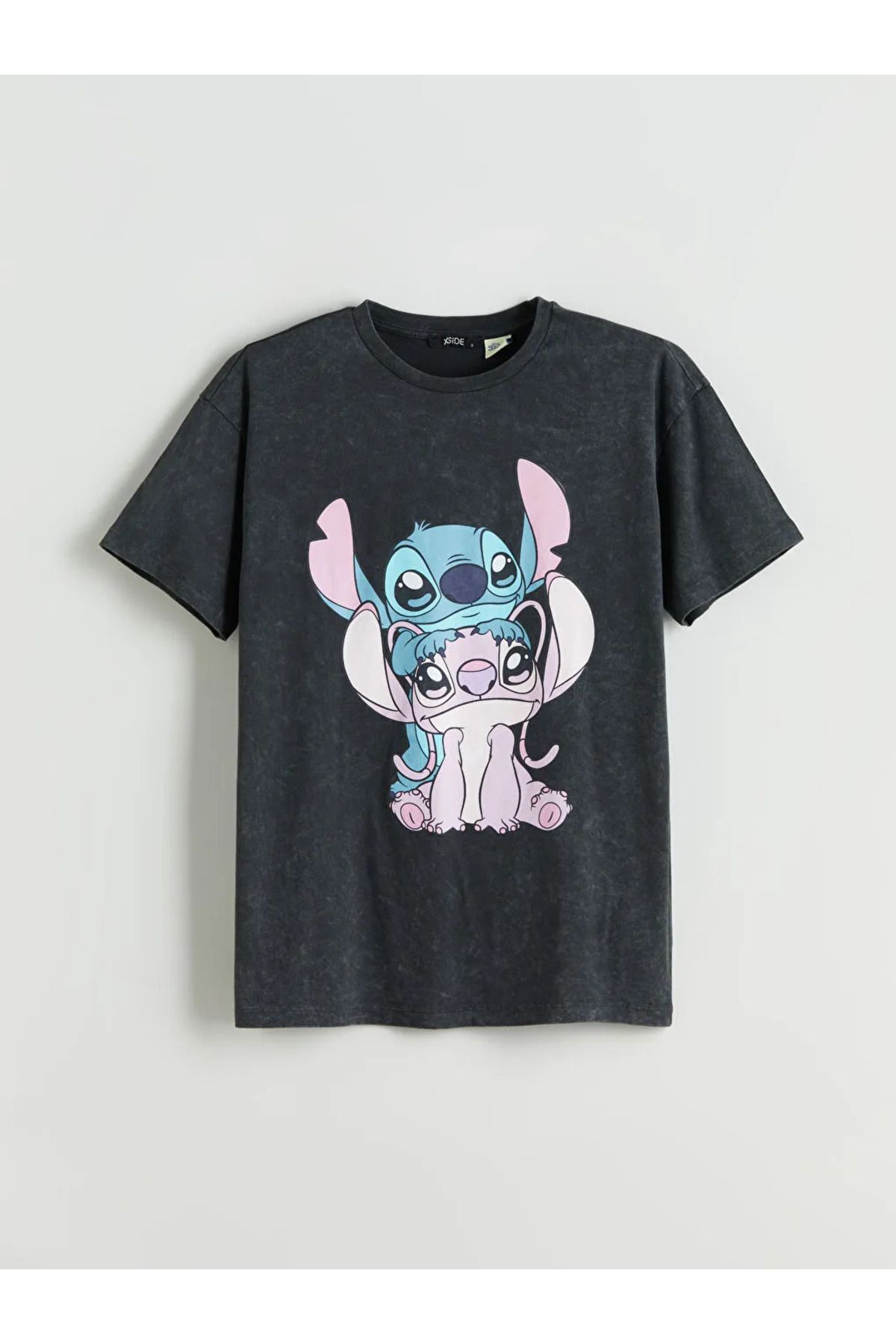 LC Waikiki XSIDE Antrasit Bisiklet Yaka Lilo & Stitch Baskılı Kadın Tişört