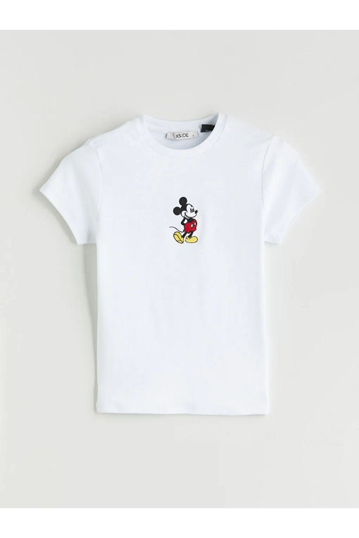 LC Waikiki XSIDE Beyaz Bisiklet Yaka Mickey Mouse Nakışlı Kadın Tişört