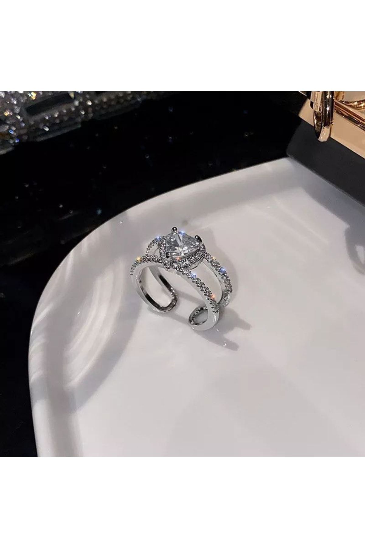 Shiklik MODA Şıklığı ve Zarafeti Yansıtan Ayarlanabilir Gümüş Yüzük