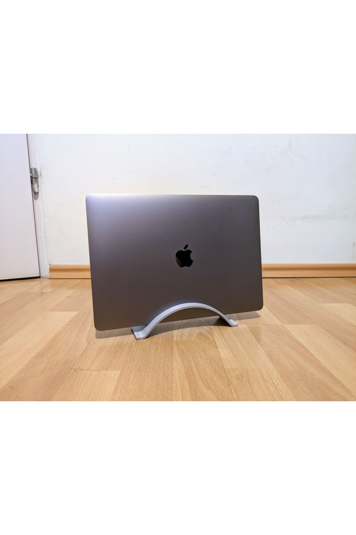 Lucest MacBook Air M1 Dikey Stand (Plastik Aparattır!!!)