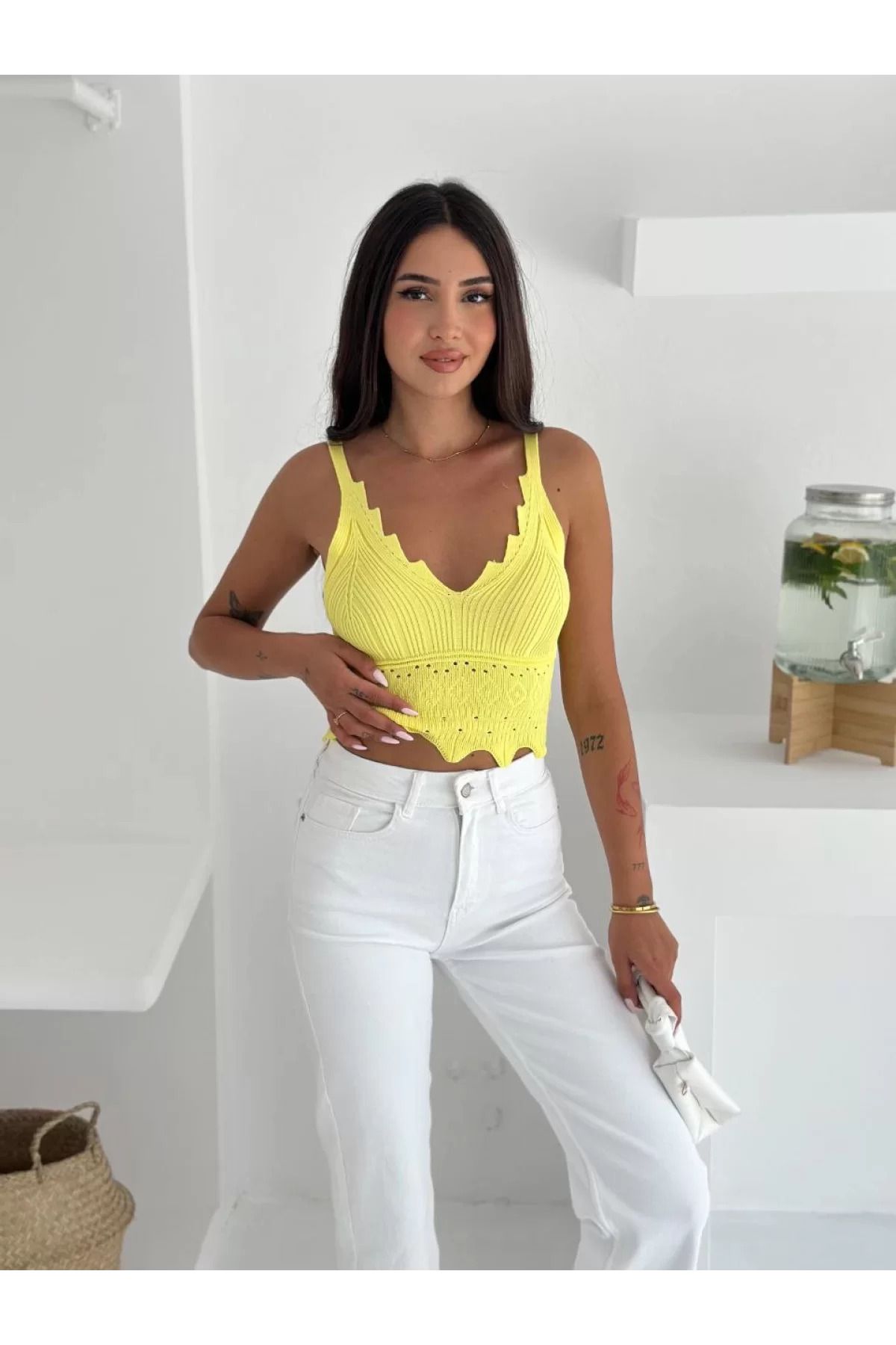 ruum fashions V Yaka Askılı Arkası Açık Triko Crop