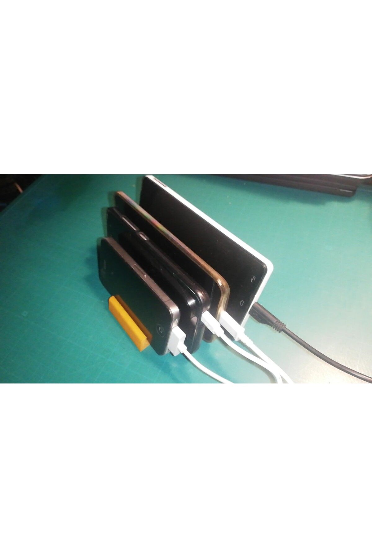 Lucest Çoklu telefon standı (Plastik Aparattır!!!)