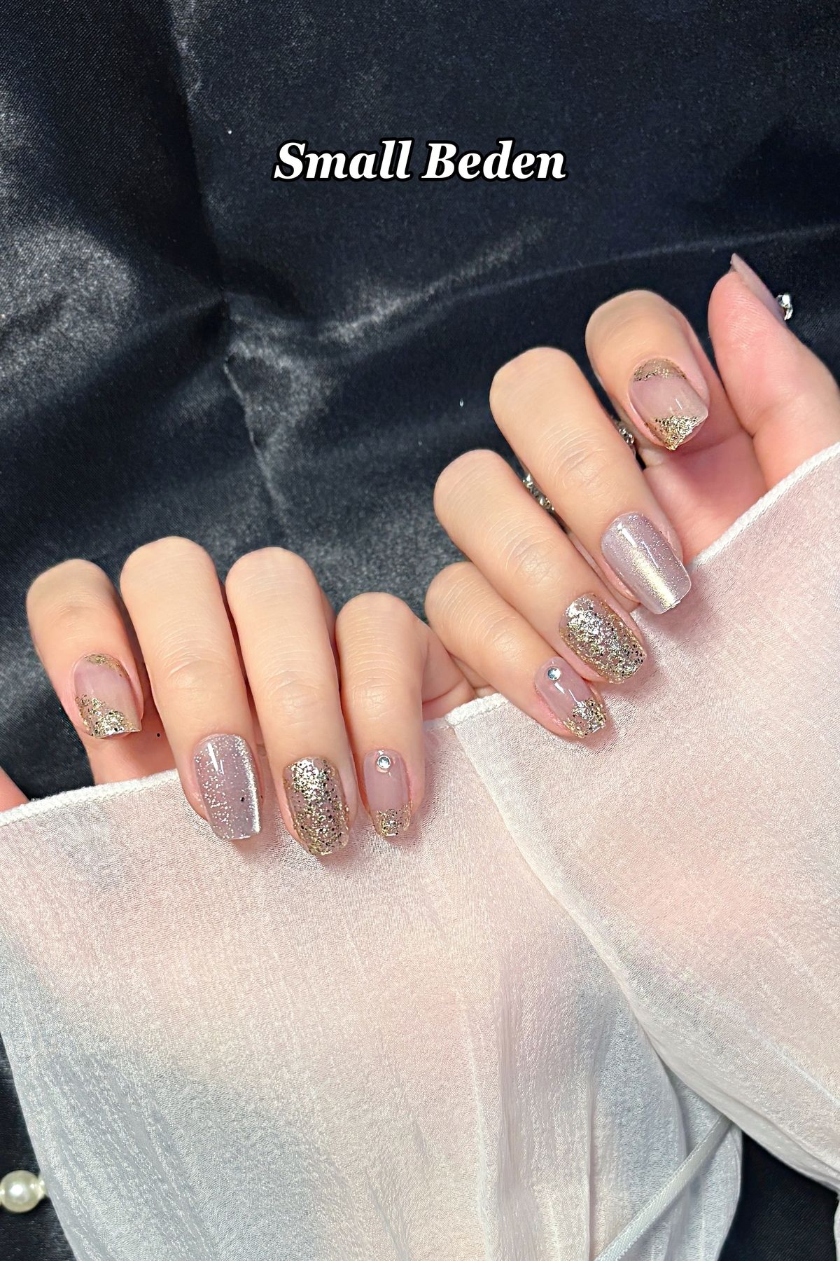 Easy Beauty Kısa Takma Tırnak Seti Small Beden Simli ve Desenli Tırnak 10 Adet. Kutulu ve Yapıştırıcı Dahil T022
