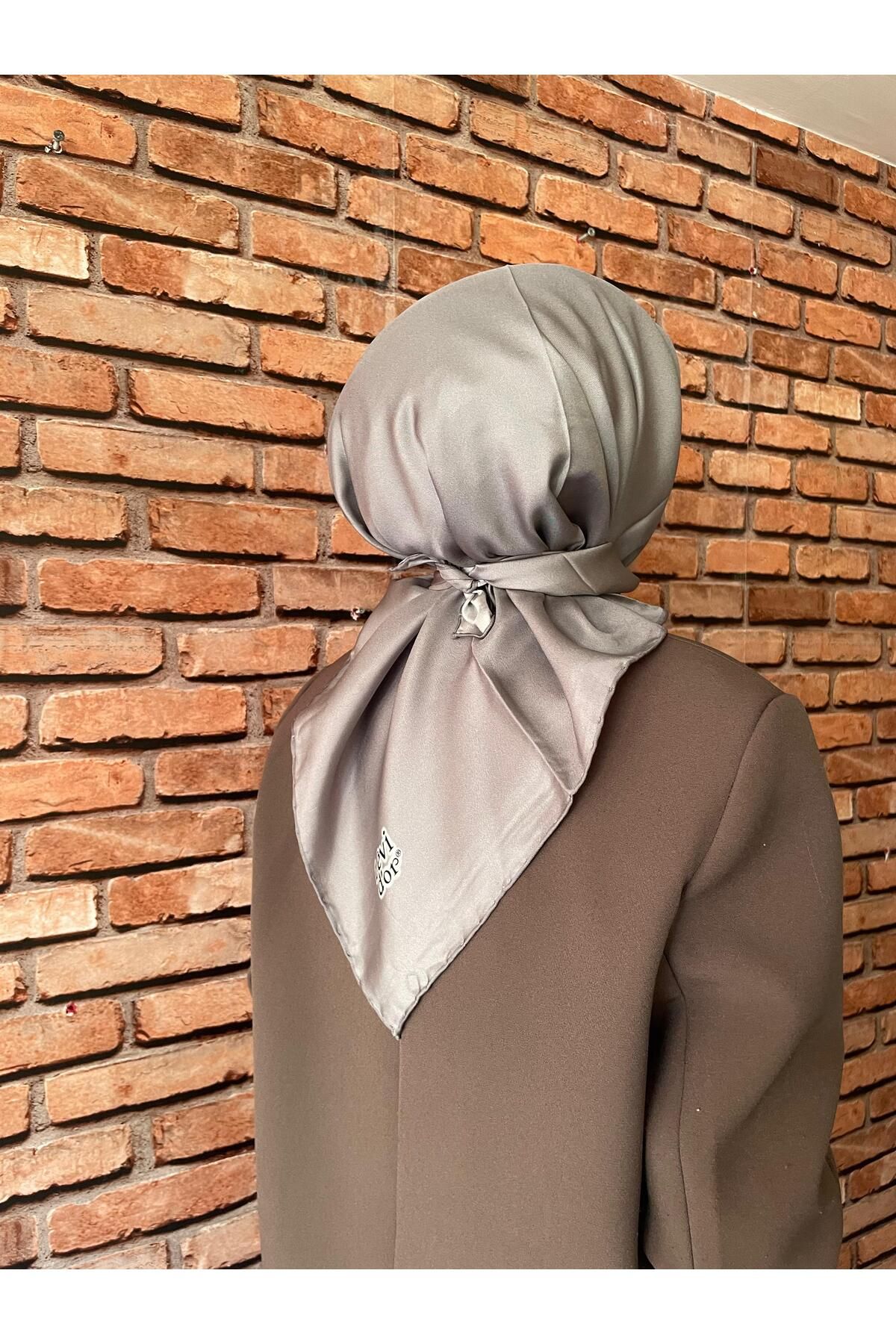 Levidor gri twill ipek eşarp