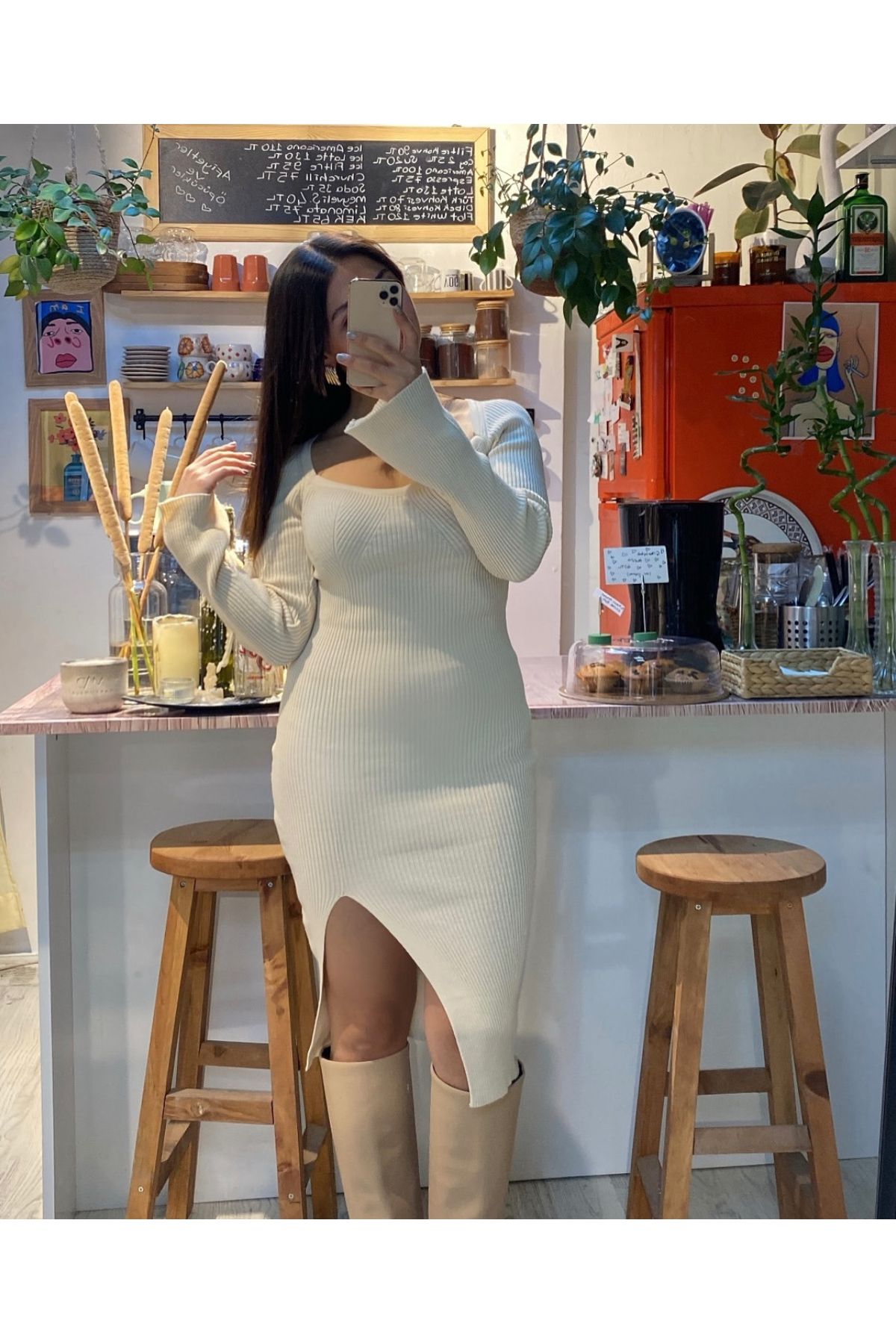 Voga Butik Kadın Bej Kalp Yaka Yırtmaçlı Triko Elbise