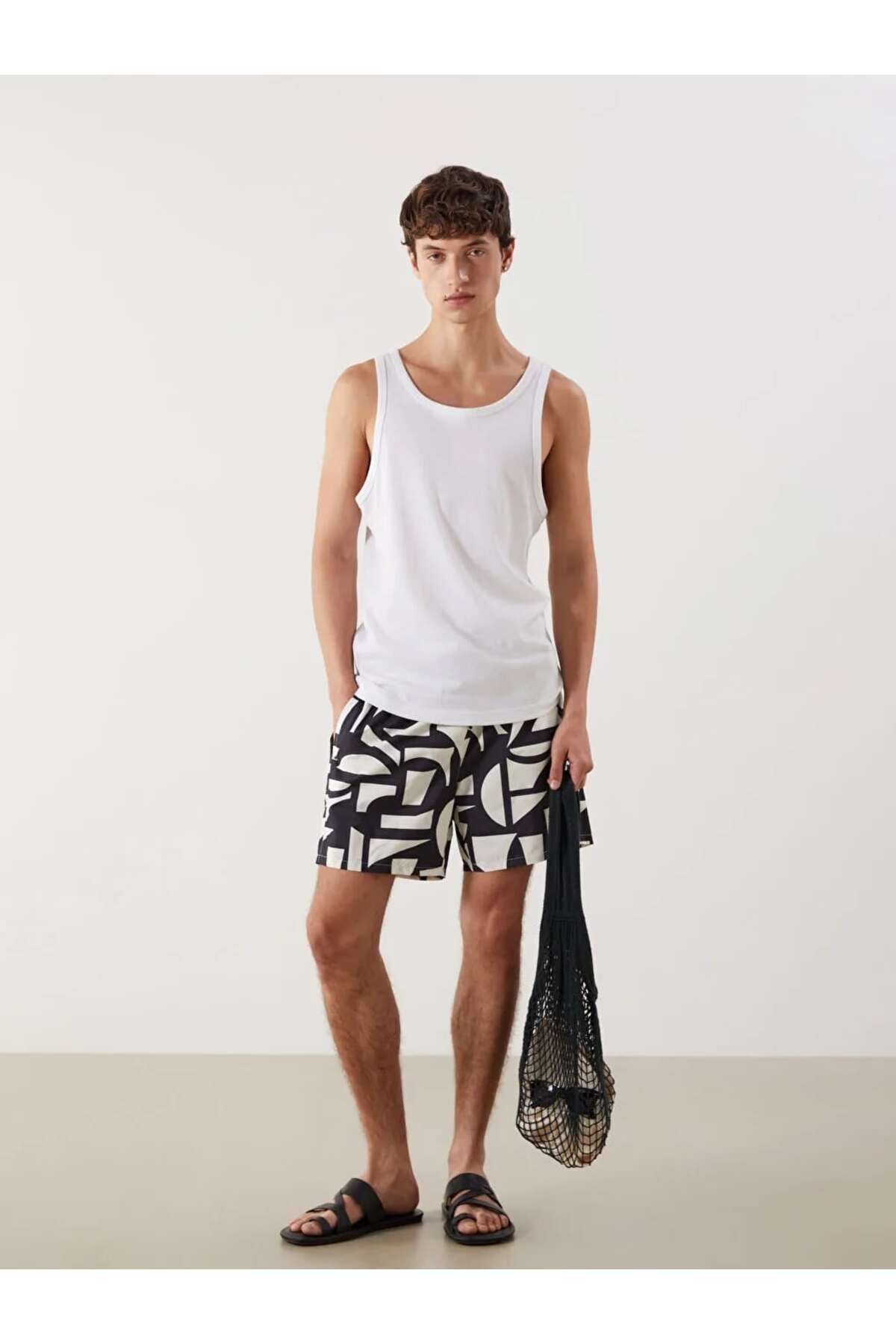 LC Waikiki LCW SWIMWEAR Siyah Kısa Boy Desenli Erkek Deniz Şortu