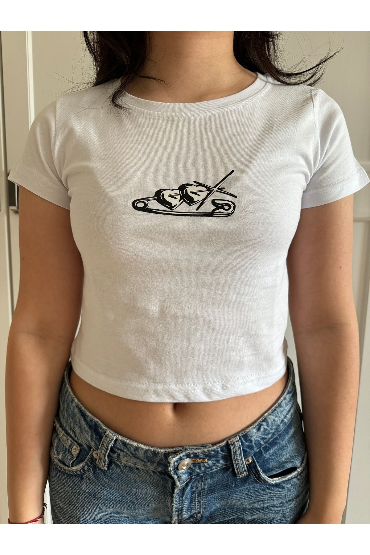 GRİLAND Kadın Beyaz Çengelli İğne Baskılı Crop Likralı Pamuklu Slim Fit Kısa Crop