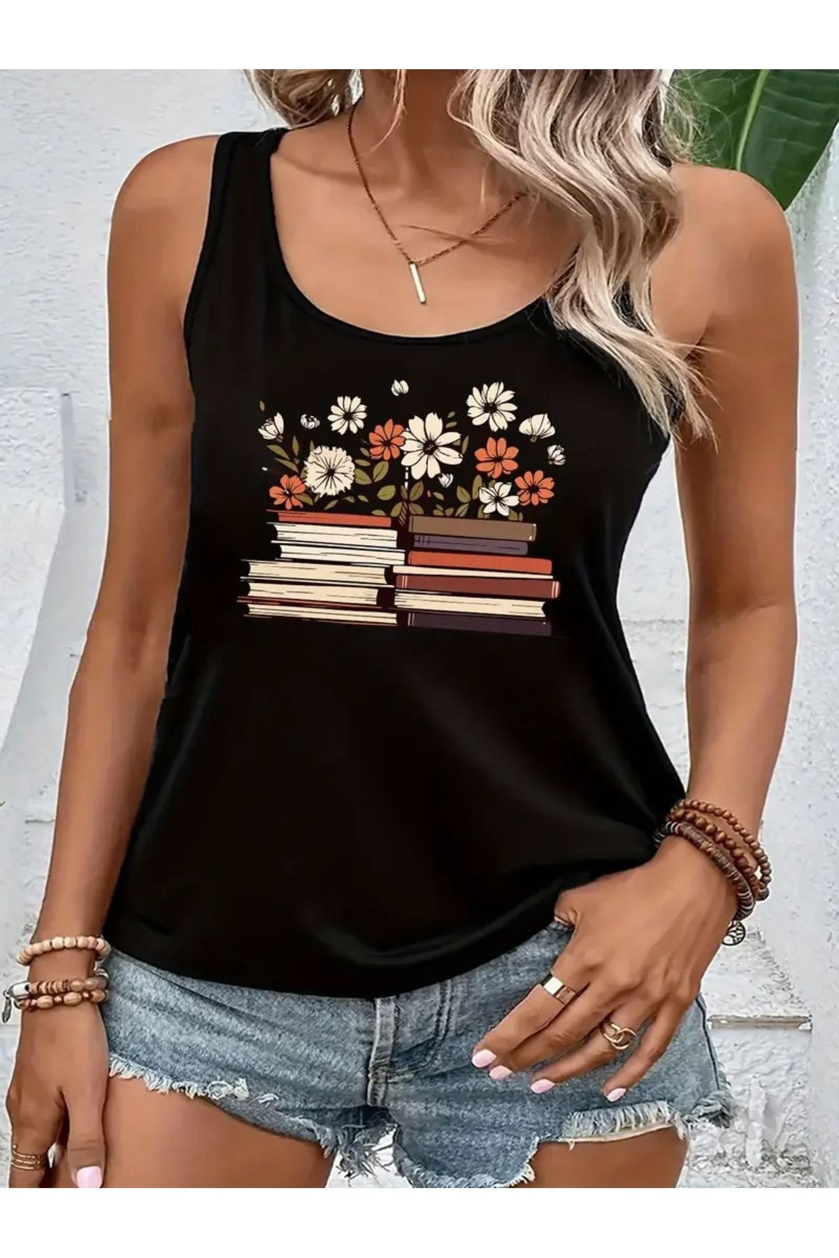 mercoledi Kadın Kolsuz Çiçek Baskılı Oyuk Yaka Üst T-shirt