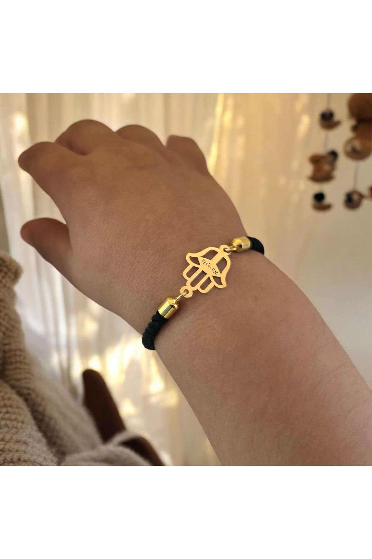 ARCHINO GOLD Hüseyin İsmine Özel Siyah İpek Örgülü Hamsa Motifli 14 Ayar Altın Plakalı Hediye Bileklik-509isim