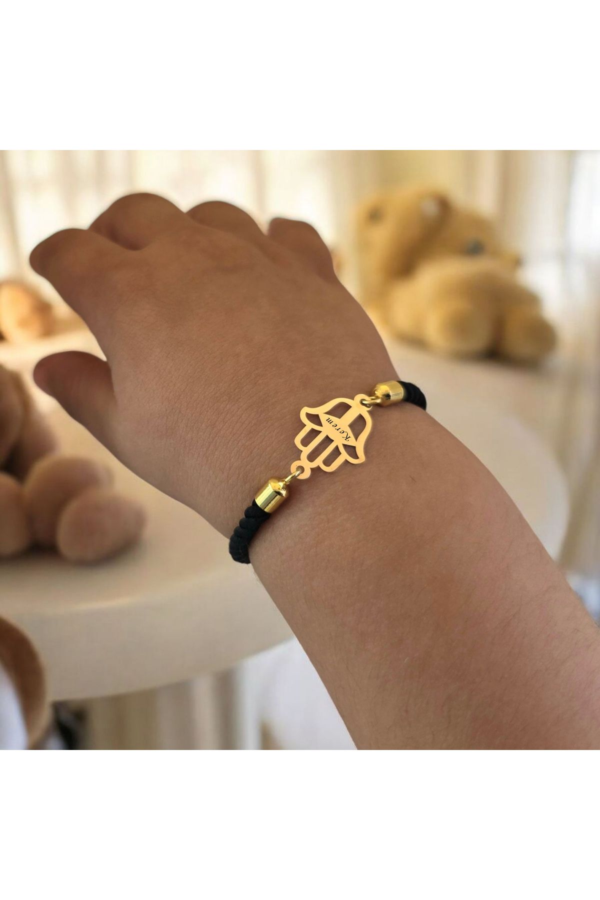 ARCHINO GOLD Kerem İsmine Özel 14 Ayar Altın Plakalı Siyah İpek Örgülü Hamsa Motifli Hediye Bileklik-509isim