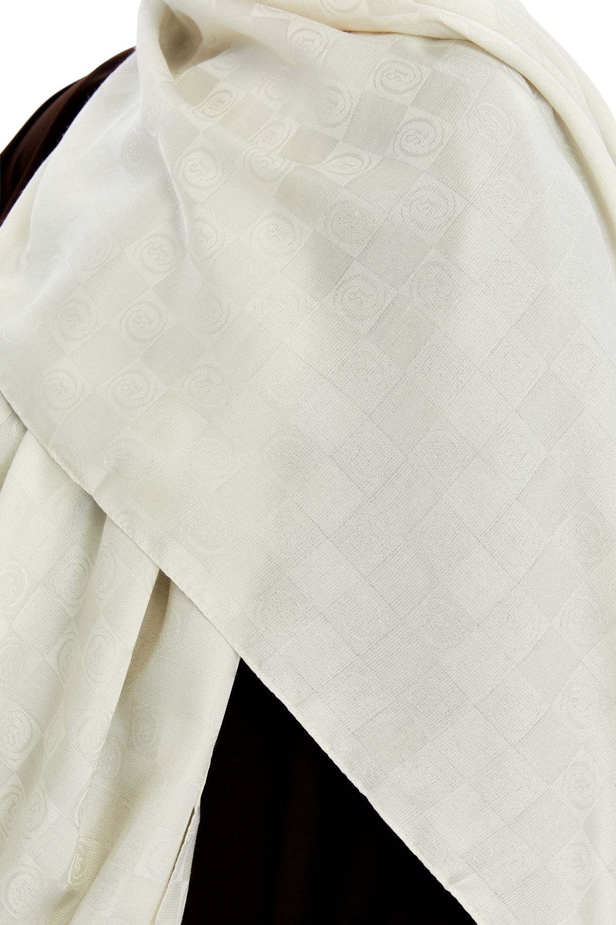 Altobeh-Monogram Checkerboard Pattern Shawl -Cream 5