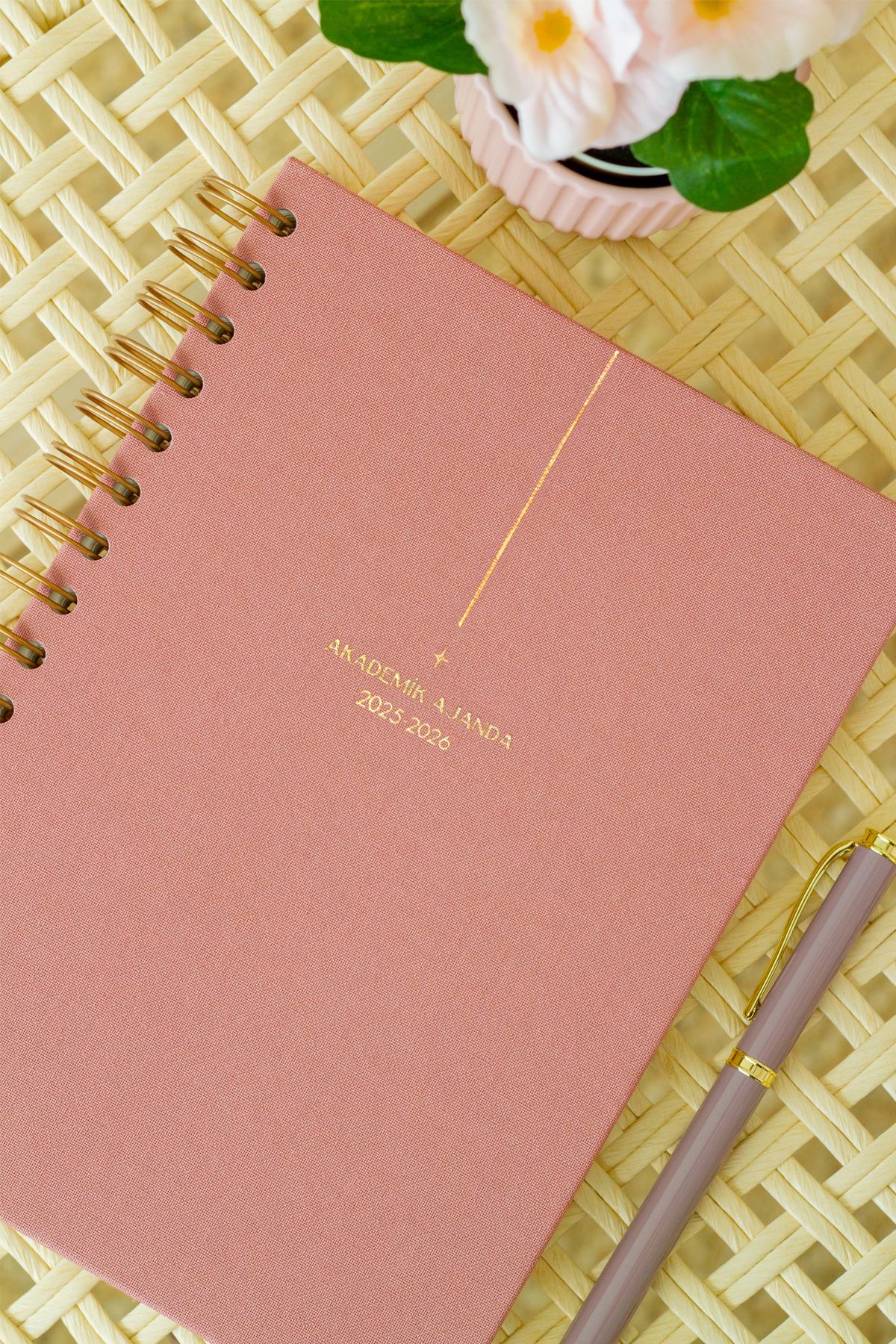 Matt Notebook 2025-2026 A5 Keten Akademik Ajanda Spiralli 15x21 cm - 17 Aylık Pembe
