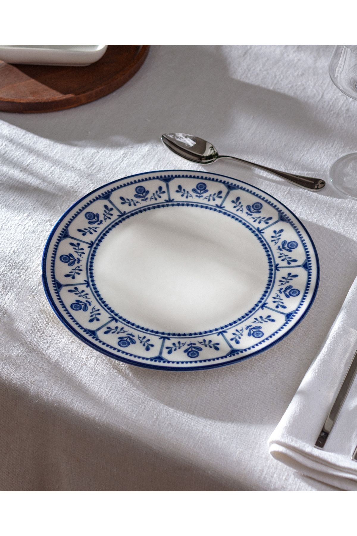 Madame Coco Rêve Bleu Celeste Servis Tabağı - 25 cm - Mavi/Beyaz