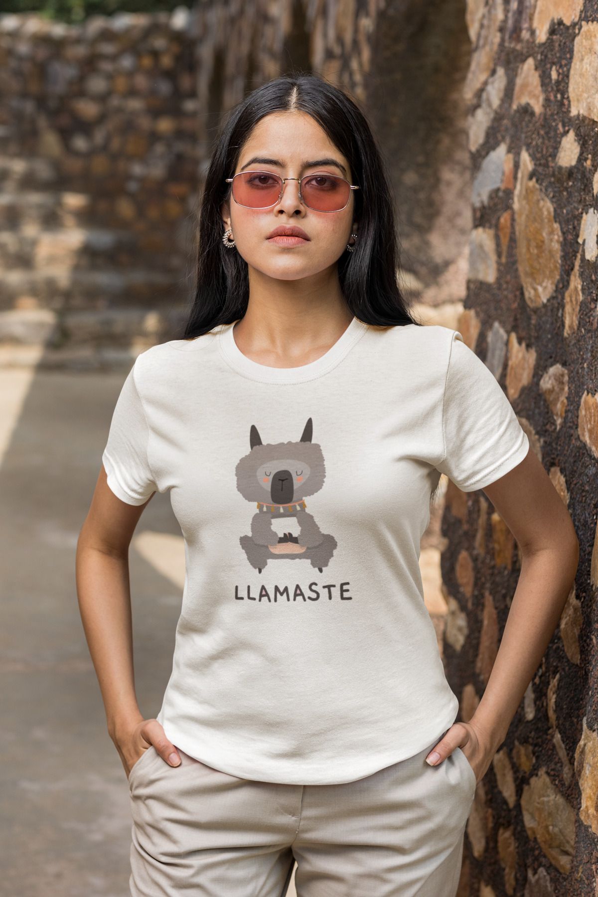 LAYORA "Lama Desenli Rahat Kesim Kadın Tişört - LLAMASTE"