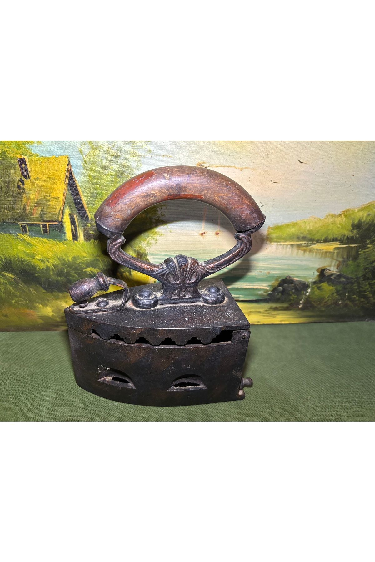 tayfuntufan antika koleksiyon Antika Kömürlü Ütü 22 cm 18 cm 9 cm ölçülerinde
