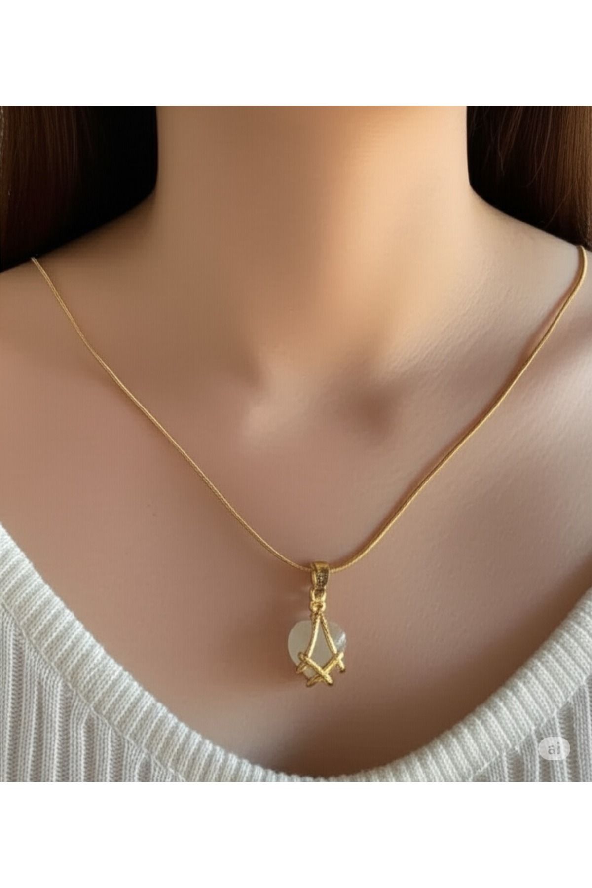 FAMEMUS ACCESSORY Şık Tasarımlı 45 cm Gold Renk Çelik Kolye – Doğal Taş Detaylı