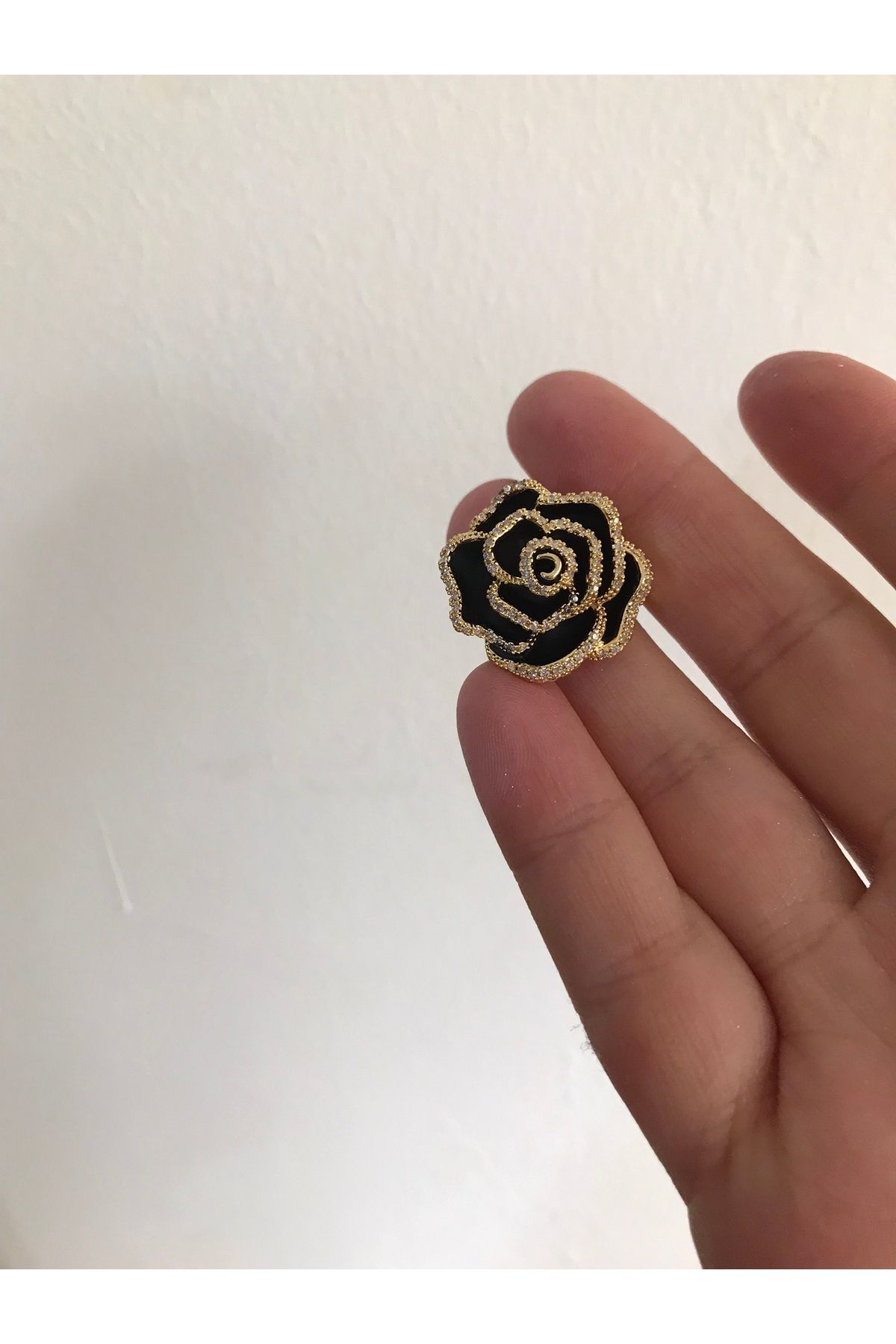 shop SİYAH GÜL MODEL GOLD TAŞLI PARLAK MİNİ BROŞ