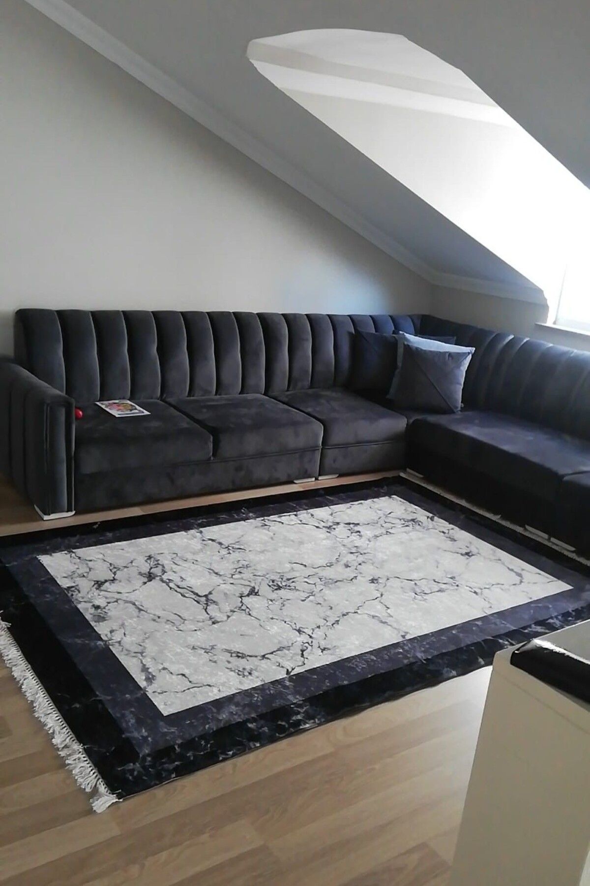 CENTER AVM Antrasit Halı Salon Halısı Makinede Yıkanabilir Kaymaz Taban Halı Salon Halısı