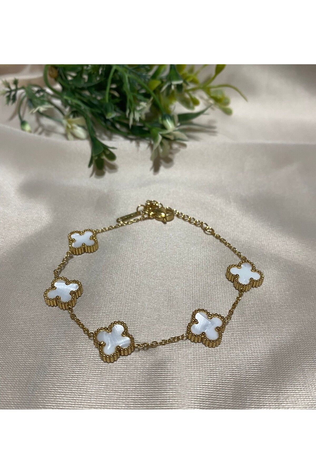 Lila Accessory Gold Renk Çelik Yonca Bileklik