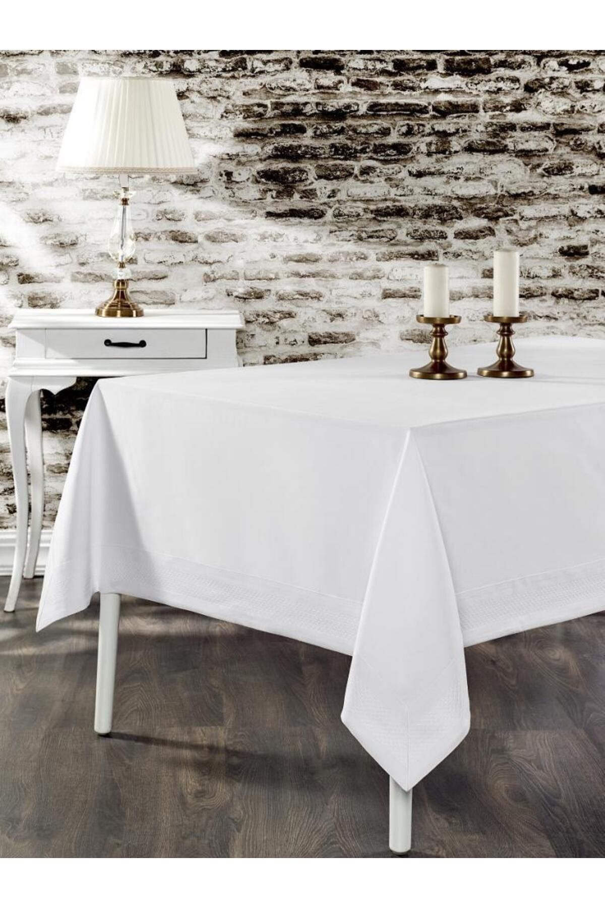 Karna Home Geniş Bordürlü Nakışlı Honey Masa Örtüsü