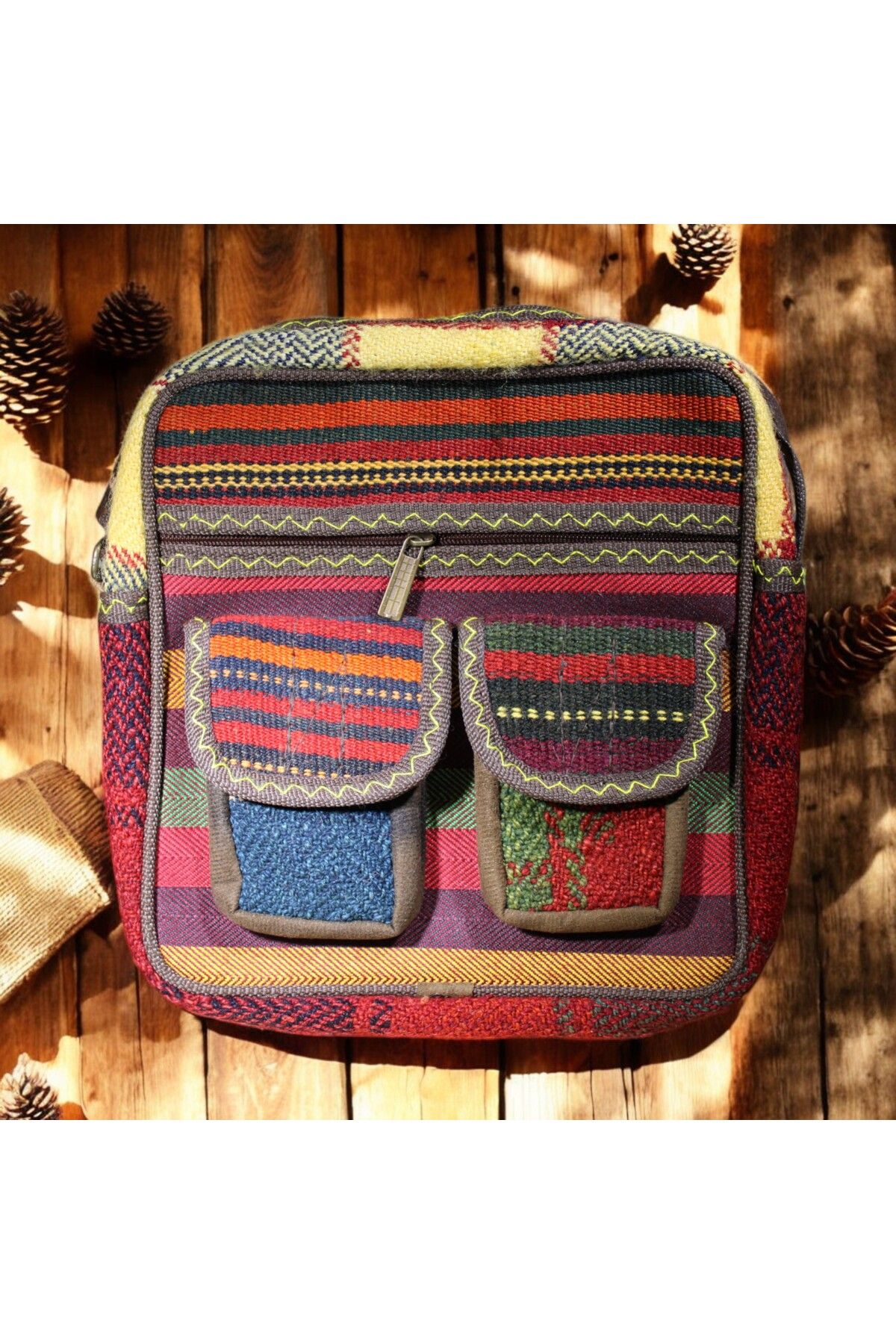 DEHNA El Dokuma Kilim Desenli Omuz Çantası – Çift Cep (En: 25CM, Boy: 25CM, Genişlik: 7cm)