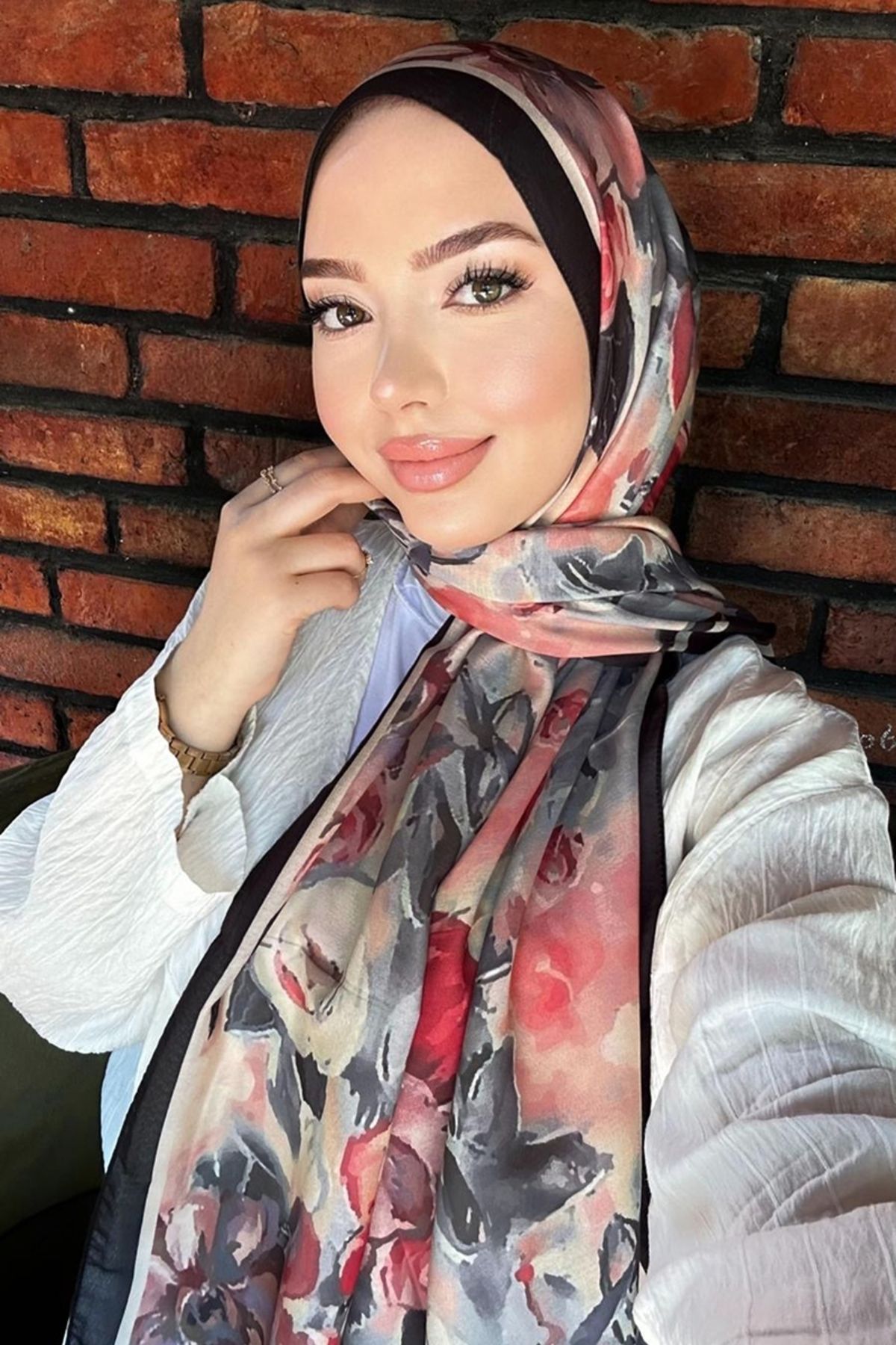 Modaselvim Gül Desenli Soft Şal Serisi 707ART1138 Bej&Siyah
