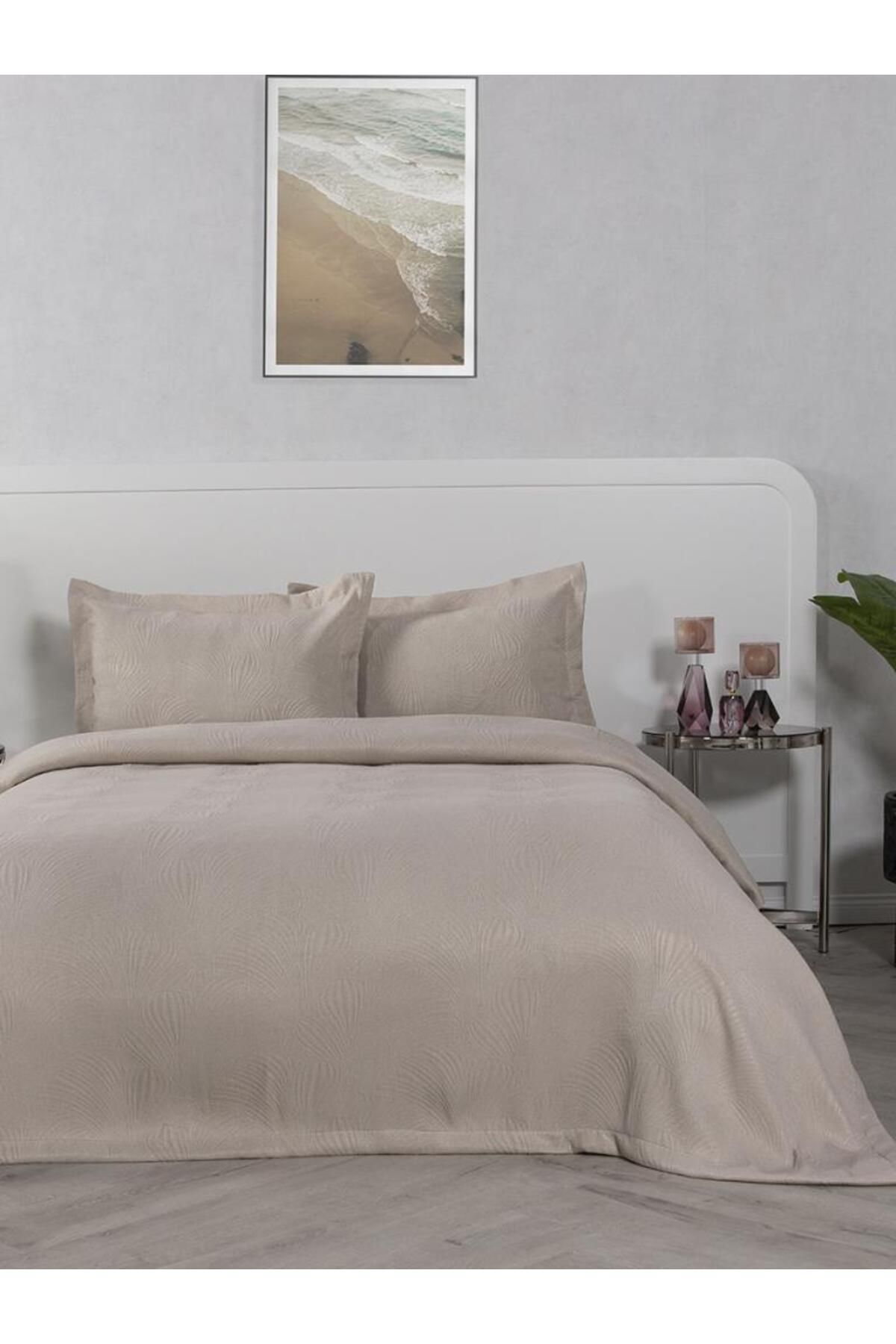 Karna Home Yatak Örtüsü Alora – Pastel Renkli, Yumuşak ve Zarif Görünümlü