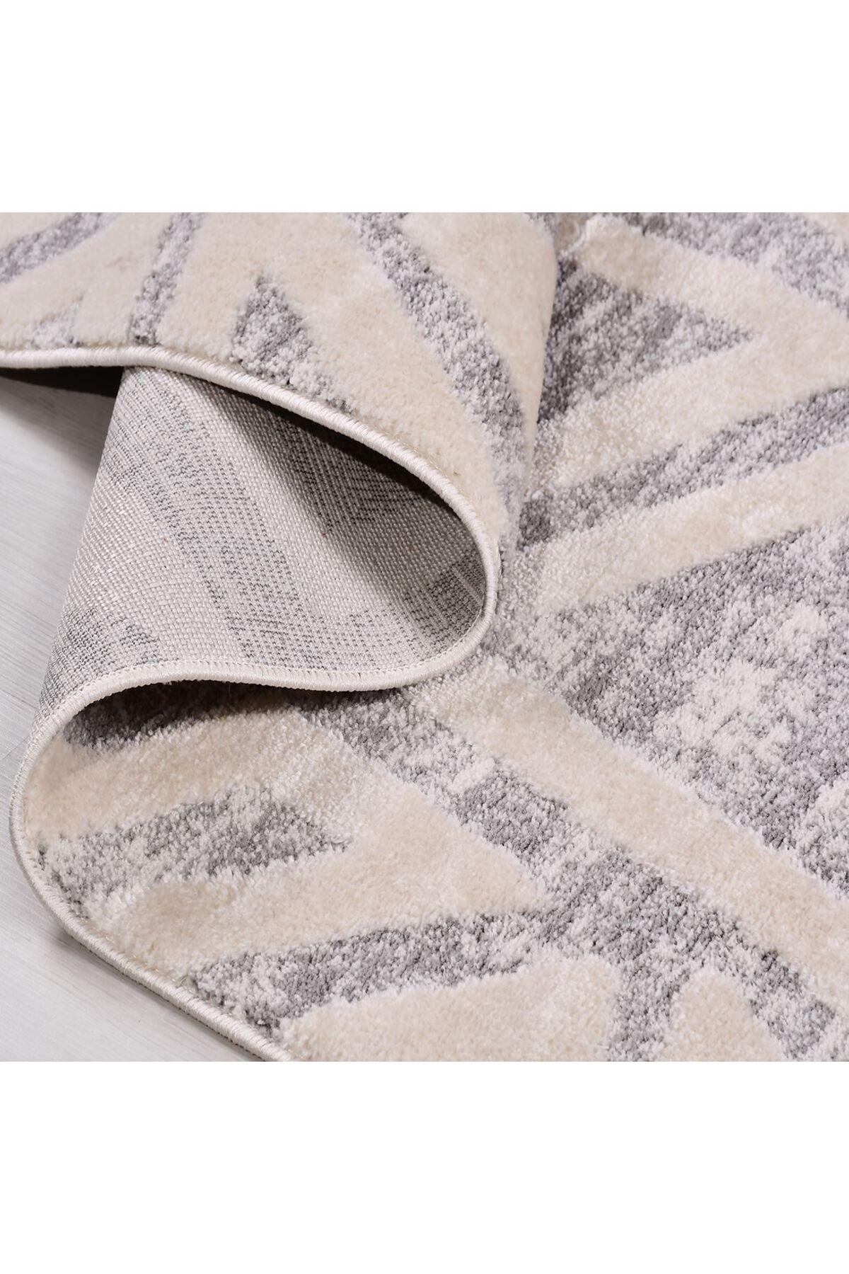 CREA HALI DÖRT MEVSİM FENDİ MODEL