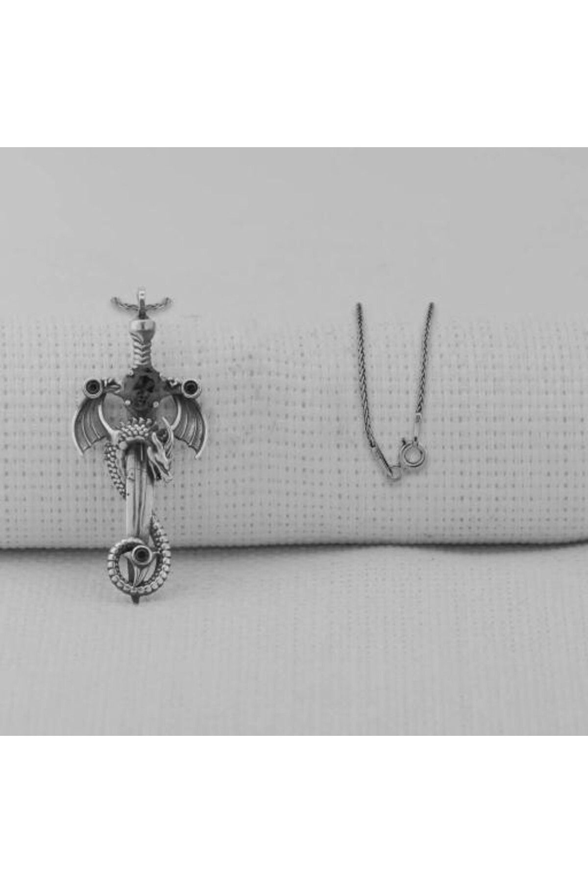 shop Ejderha Tasarımlı Siyah Zirkon Taşlı 925 Ayar Gümüş Erkek Kolye