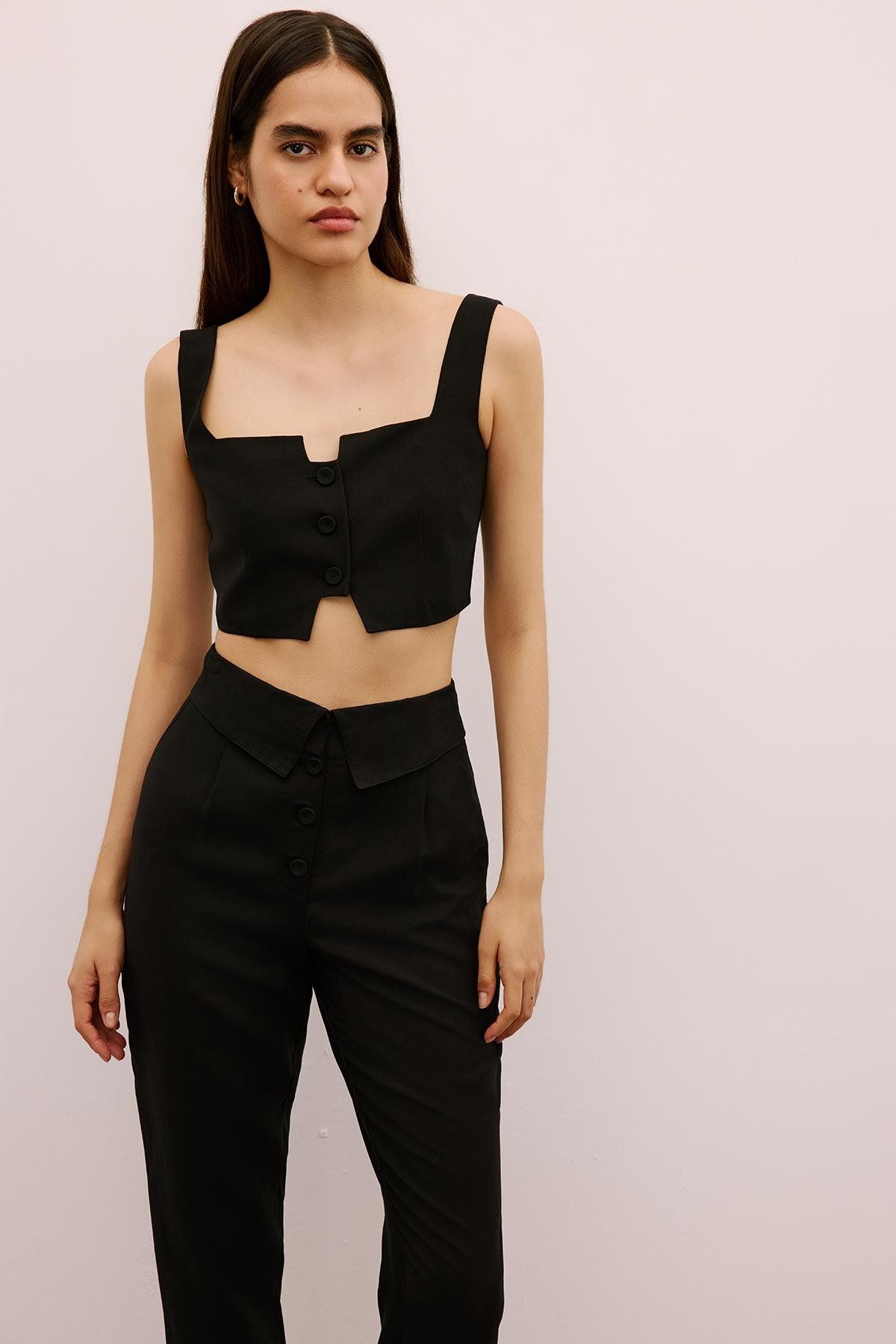 Rue Studio Dekolte Detaylı Kare Yaka Siyah Crop Büstiyer