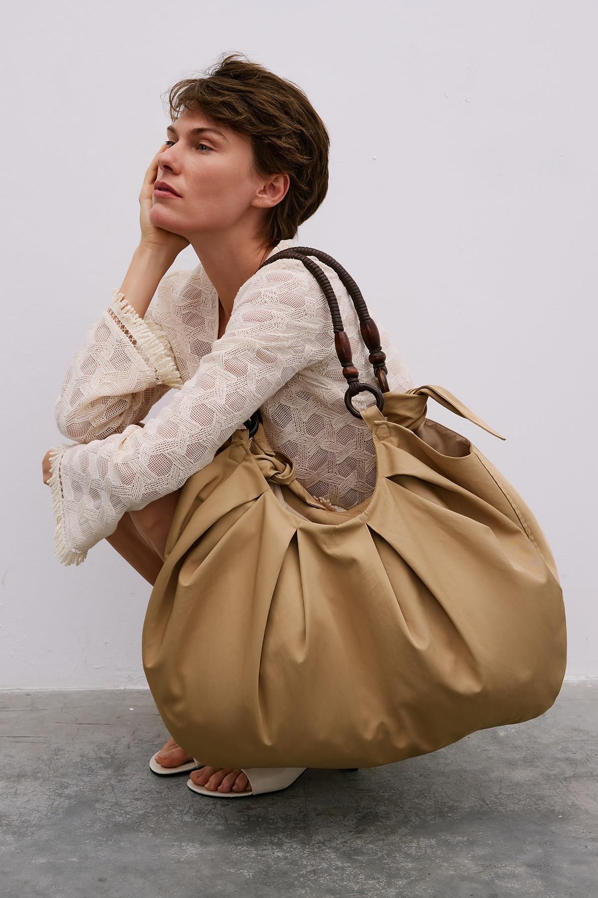 Rue Studio Ahşap Saplı Büyük Camel Çanta