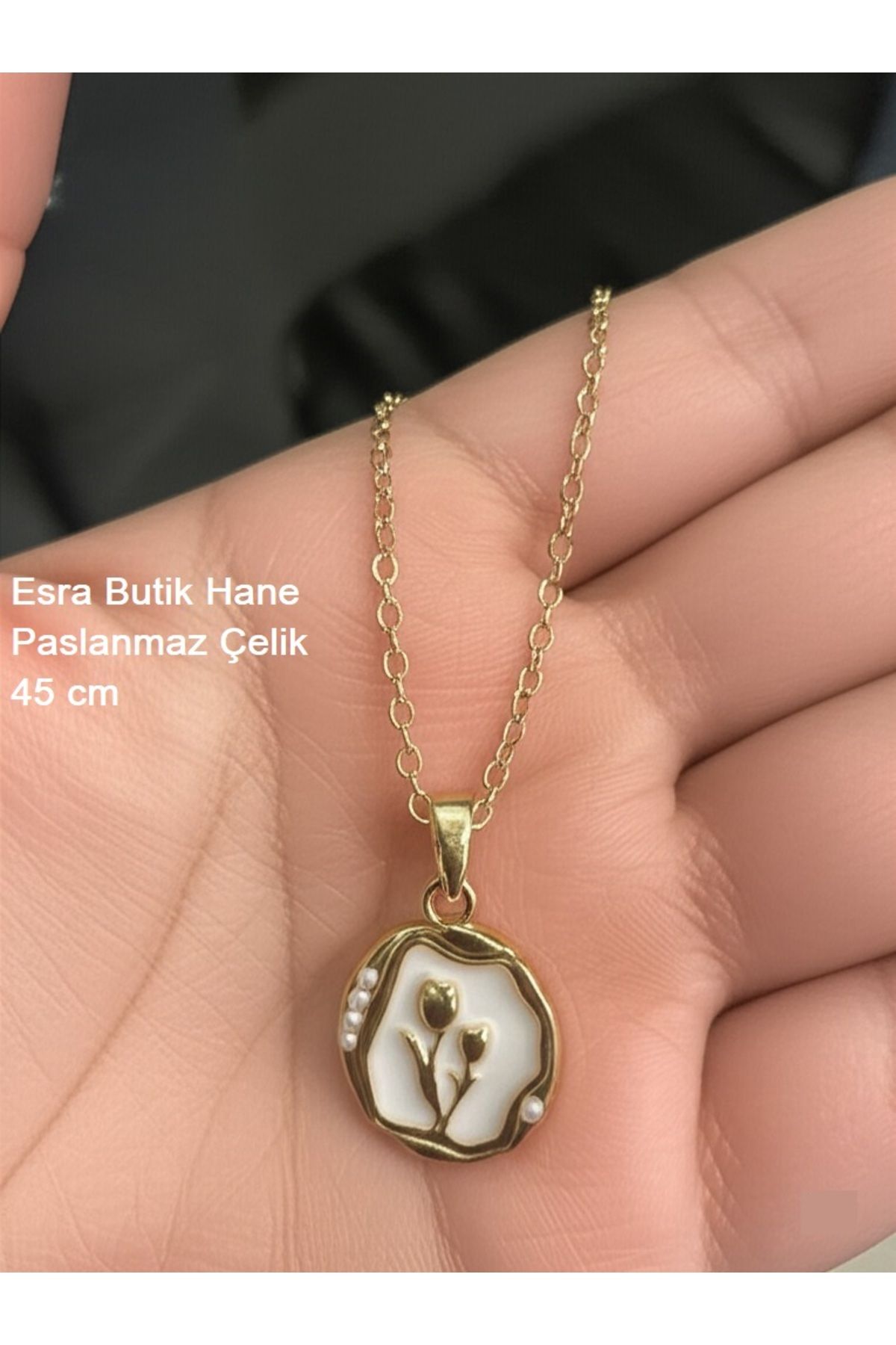 Esra Butik Hane Kadın Zarif Çiçek Motifli İnci Detaylı Altın Renk Kolye – Şık El Yapımı Vintage Tasarım