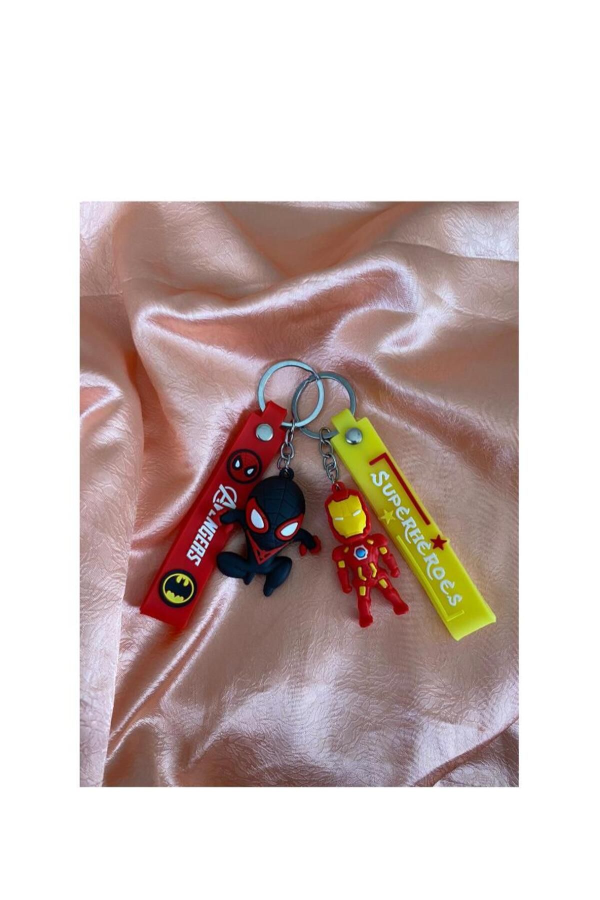 MODA ıron man ve siyah kostümlü spider man arkadaşlık silikon figür anahtarlık