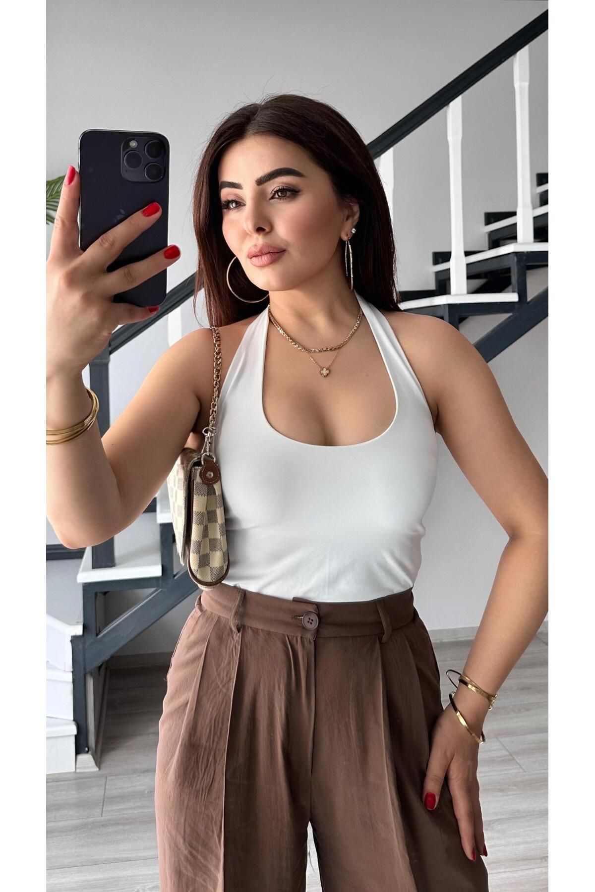 Oslove Beyaz Halter Yaka Boyundan Geçme Bluz
