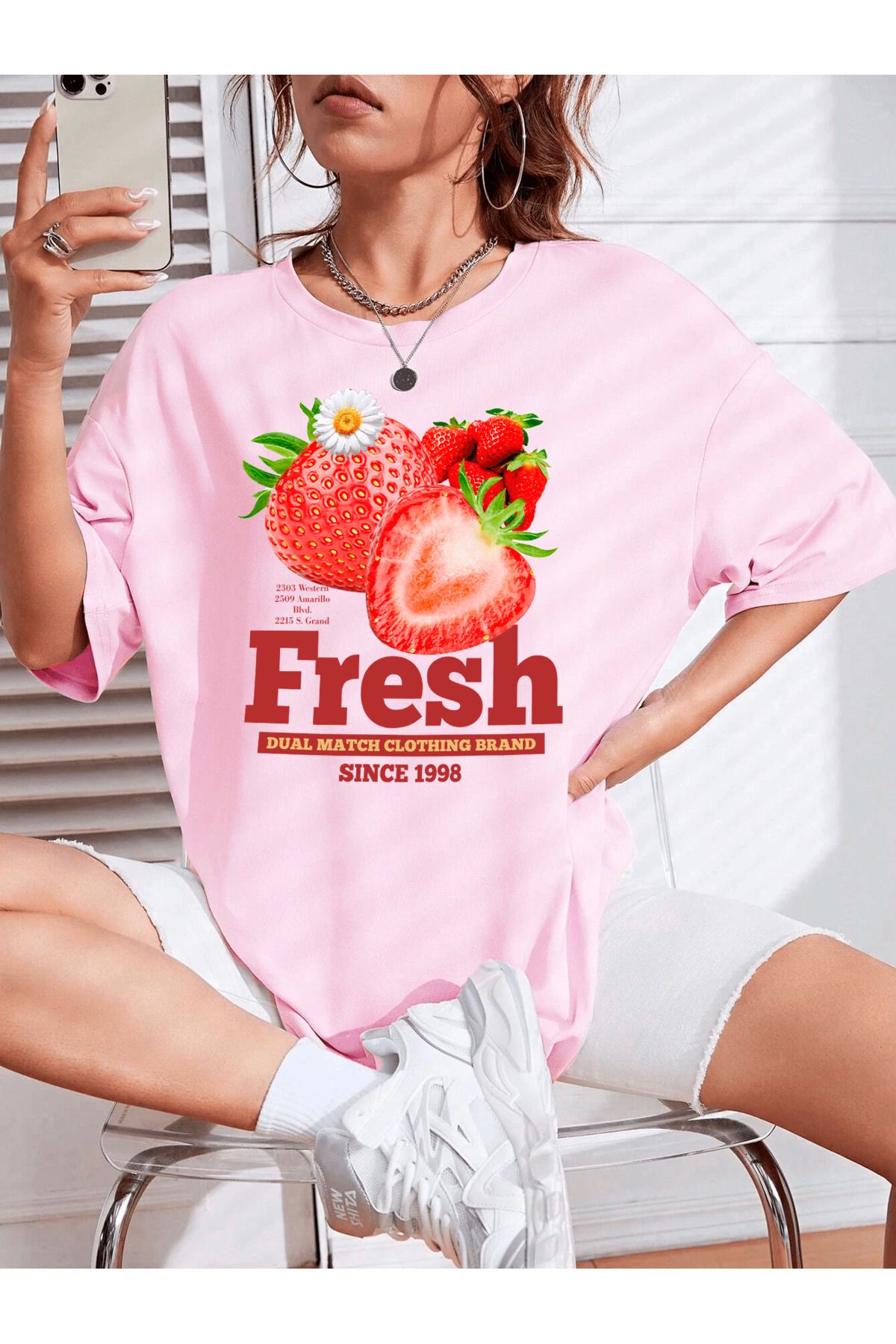aynewmoda Rahat çilek desenli kısa kollu yuvarlak yakalı tişört
