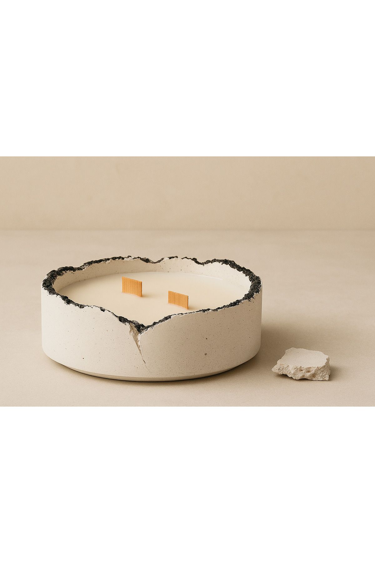 Artmental El Yapımı Kırık Kenarlı Beton Mum 240gr – Vanilya Kokulu | 4.5x12 cm | Dekoratif Tasarım
