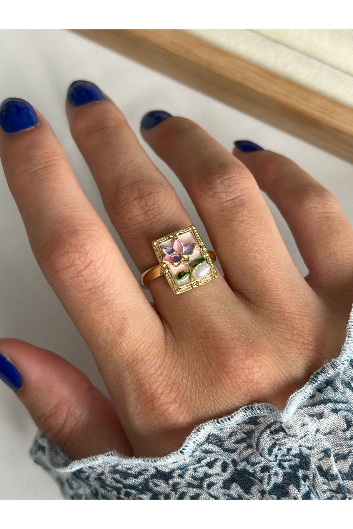 ringbox Çelik Kararmaz Pembe Mineli İncili Çiçek Yüzük