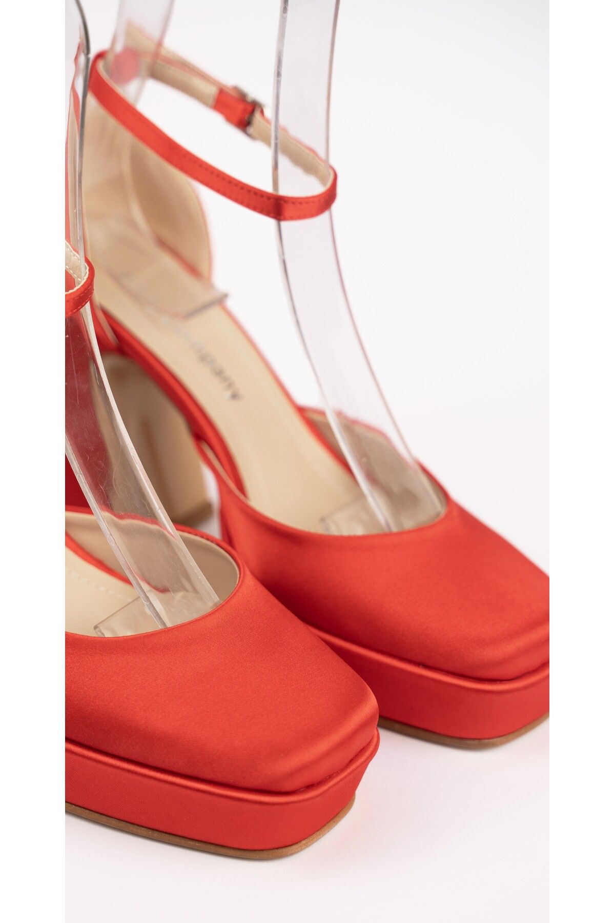 E&L Company-10cm Red Satin, Closed Toe, Angular Moulding. This Product Is Guaranteed to Run. 3