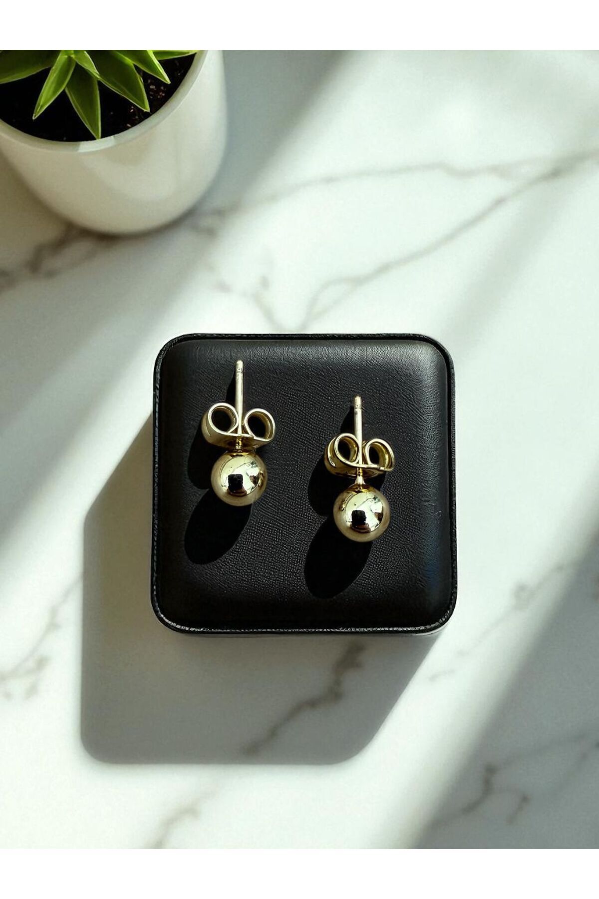 AKMNY BOUTIQUE Xuping Gold Rengi Topçuk Küpe
