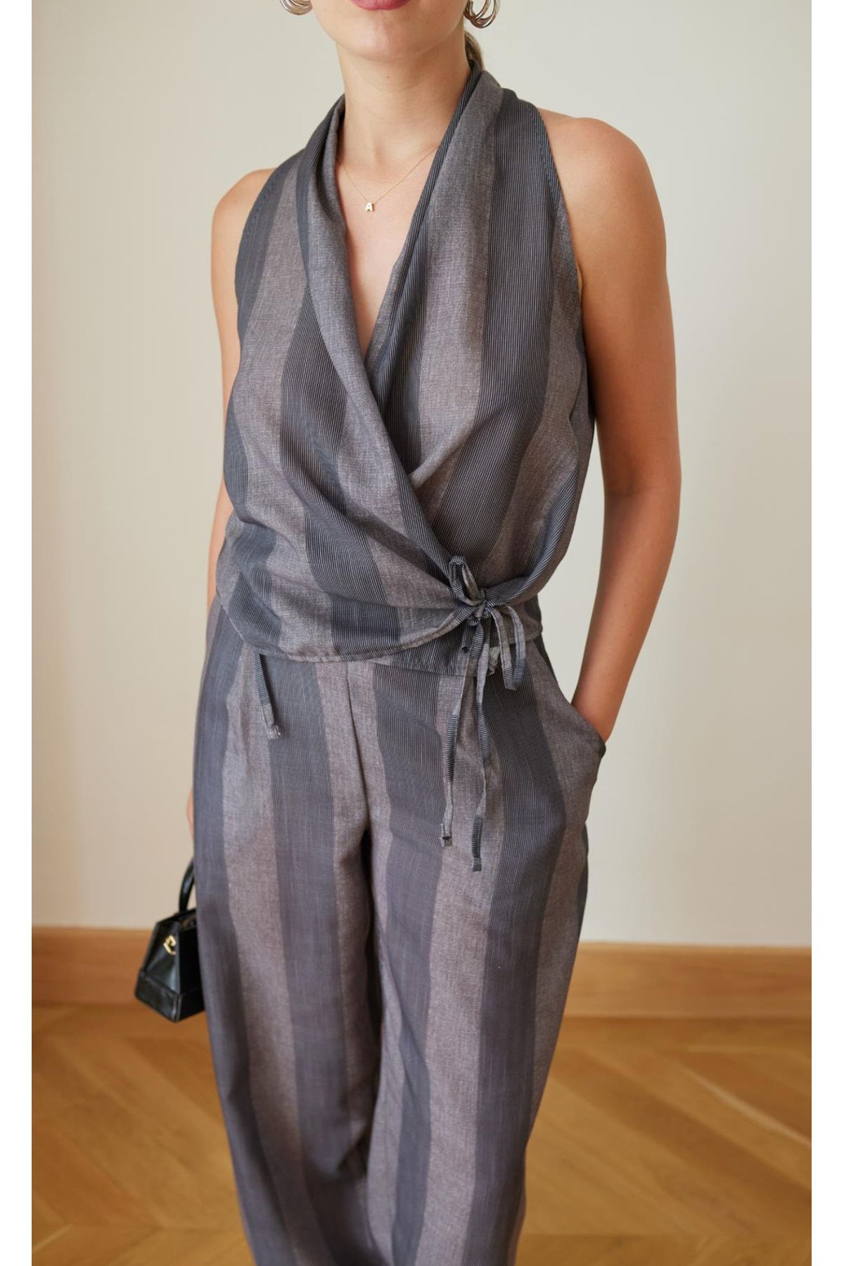 St boutique Füme Kruvaze Yaka Bağlama Detaylı Bluz Pantolon Çizgili Takım
